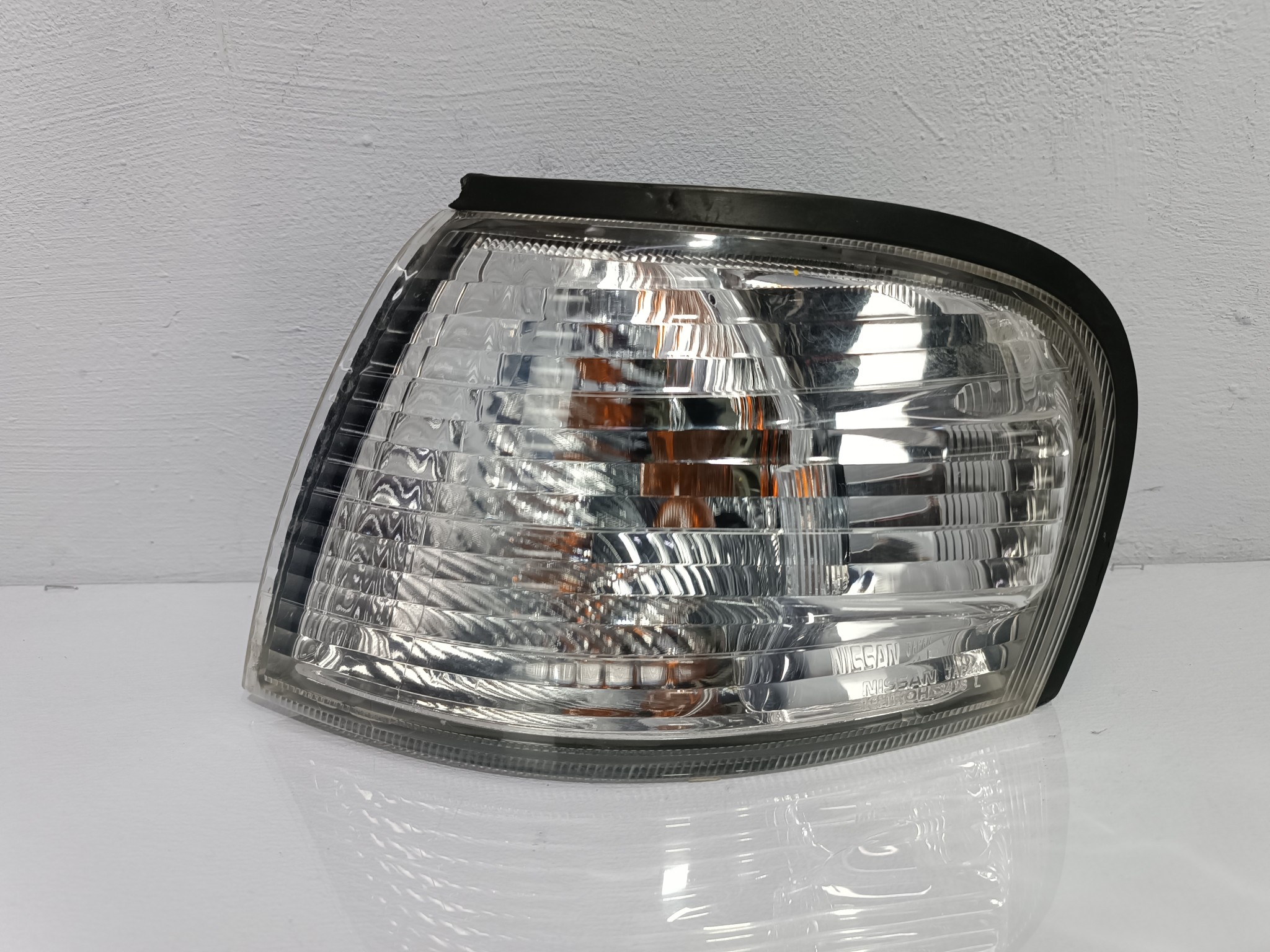 ГАБАРИТ NISSAN ЛЕВЫЙ 261254M400  XA7533