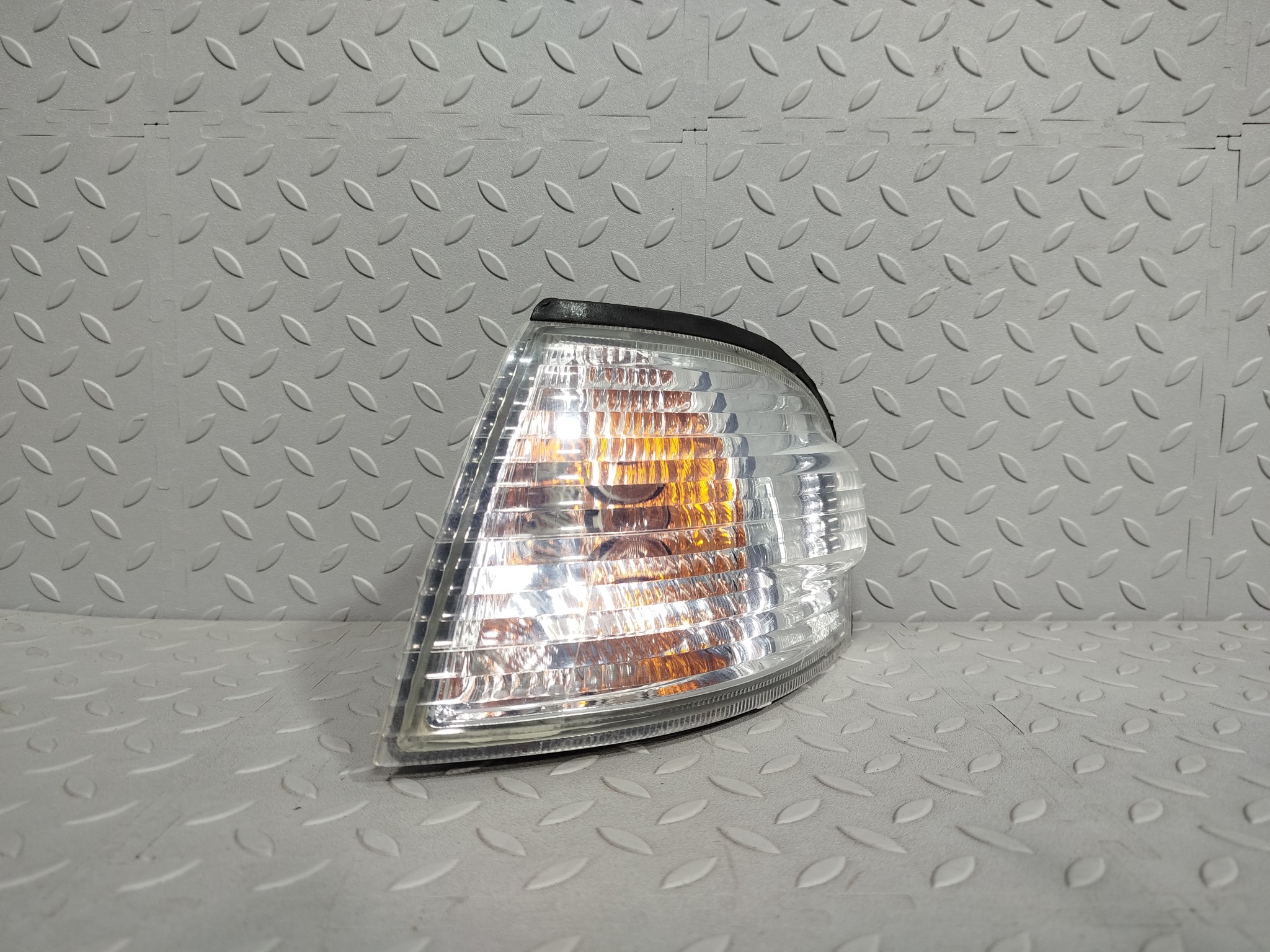 ГАБАРИТ NISSAN ЛЕВЫЙ 261254M400  KE827