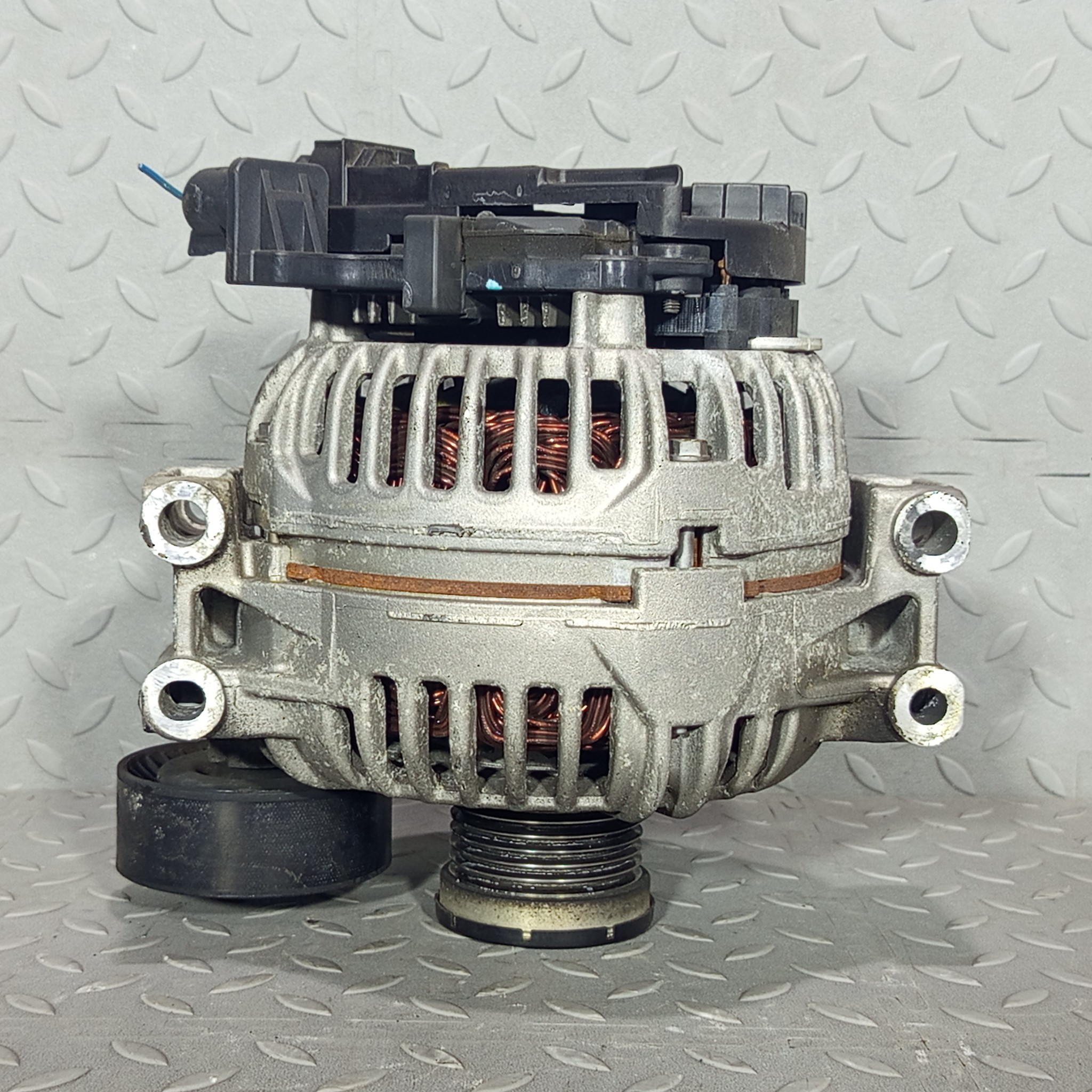 ГЕНЕРАТОР BMW 0124515098 GA824Z
