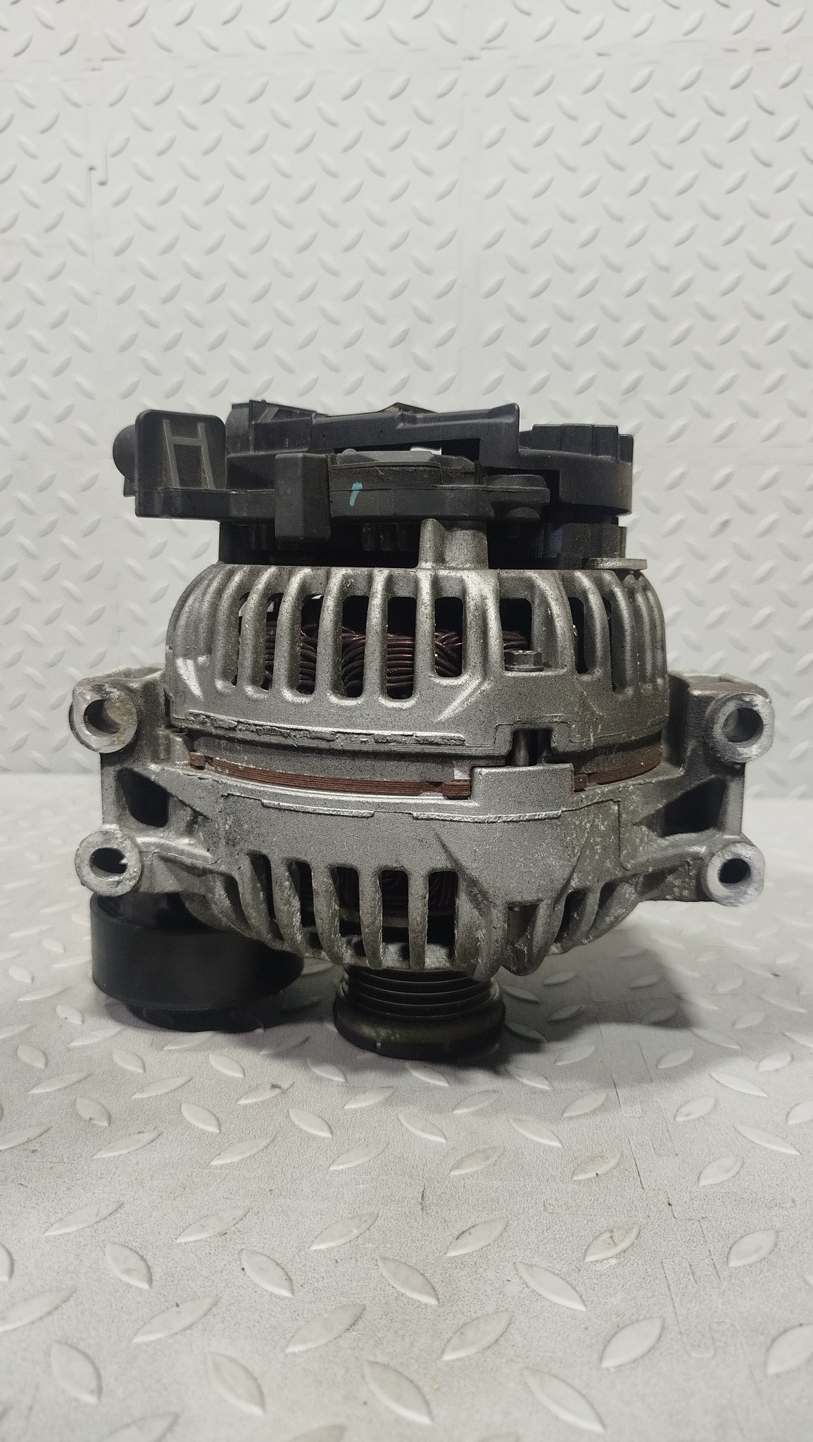ГЕНЕРАТОР BMW 0124515098 KB2372Z