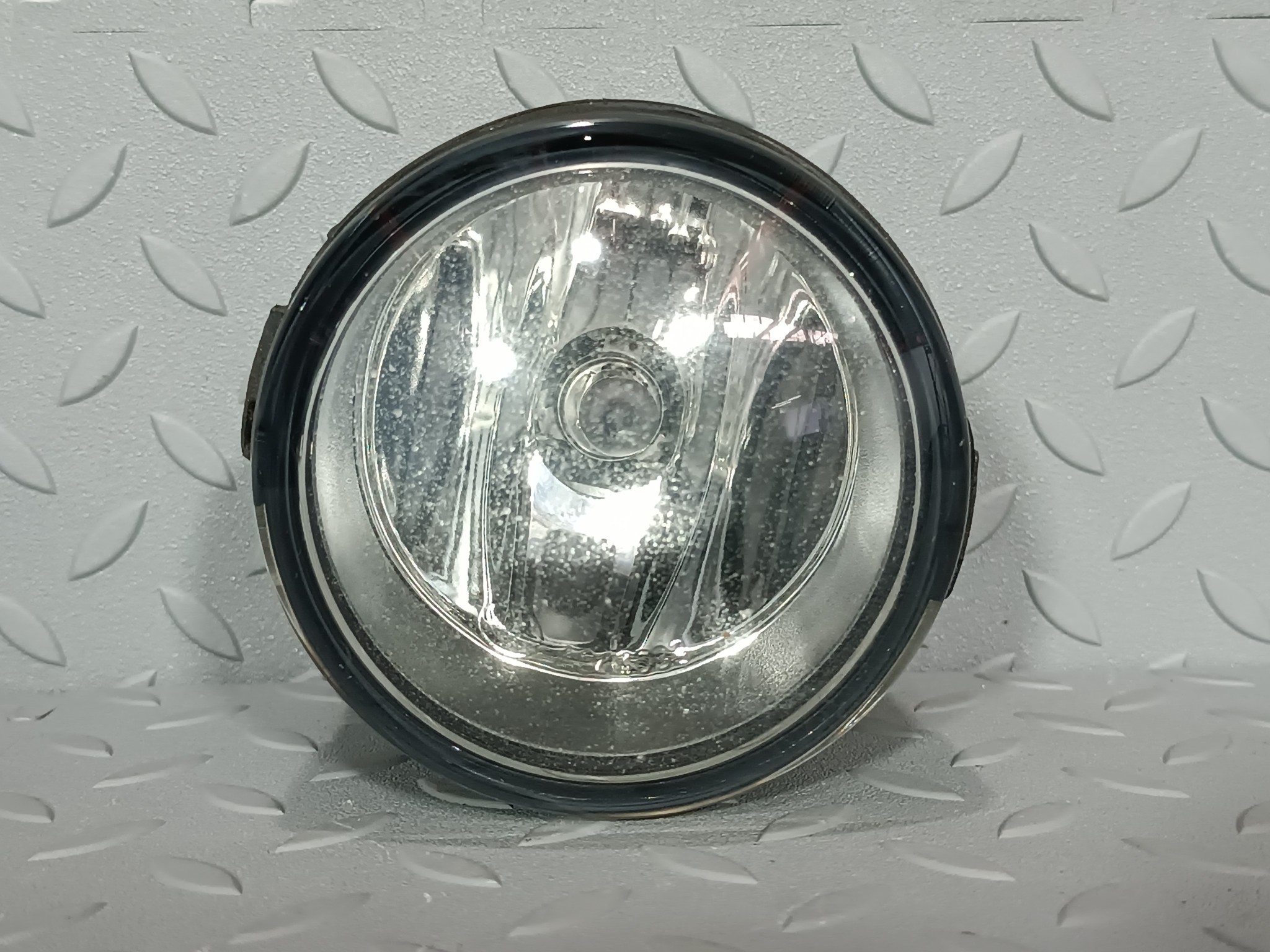 ТУМАНКА NISSAN INFINITI VOLVO SUZUKI ЛЕВАЯ ПРАВАЯ 261508990B DY500(1)Z