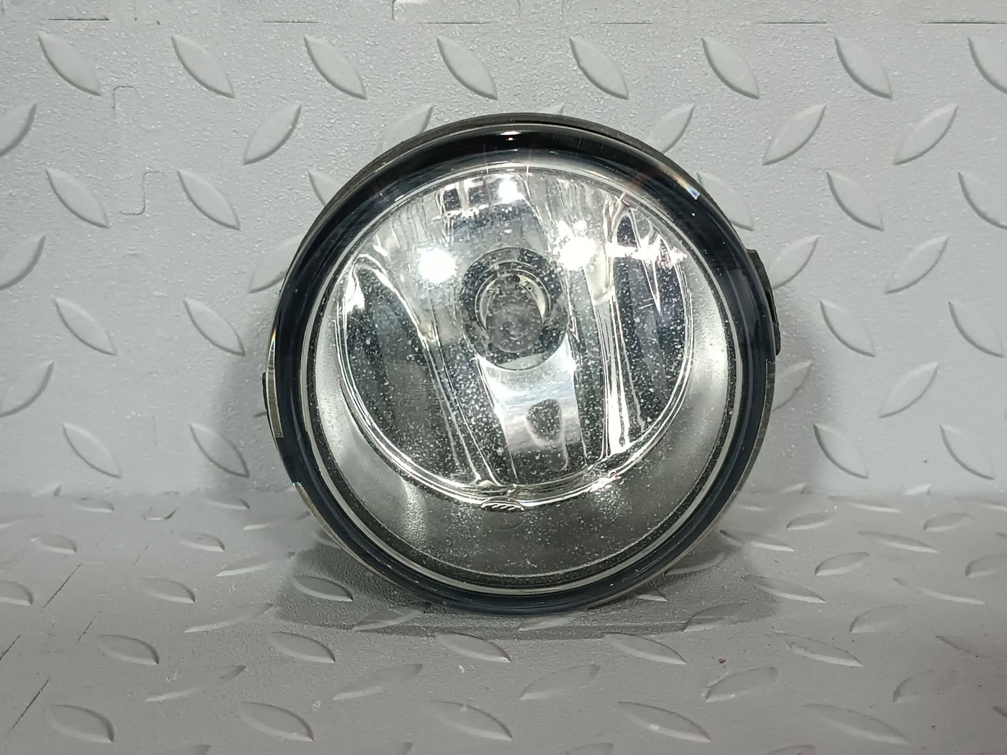 ТУМАНКА NISSAN INFINITI VOLVO SUZUKI ЛЕВАЯ ПРАВАЯ 261508990B DY500(2)Z