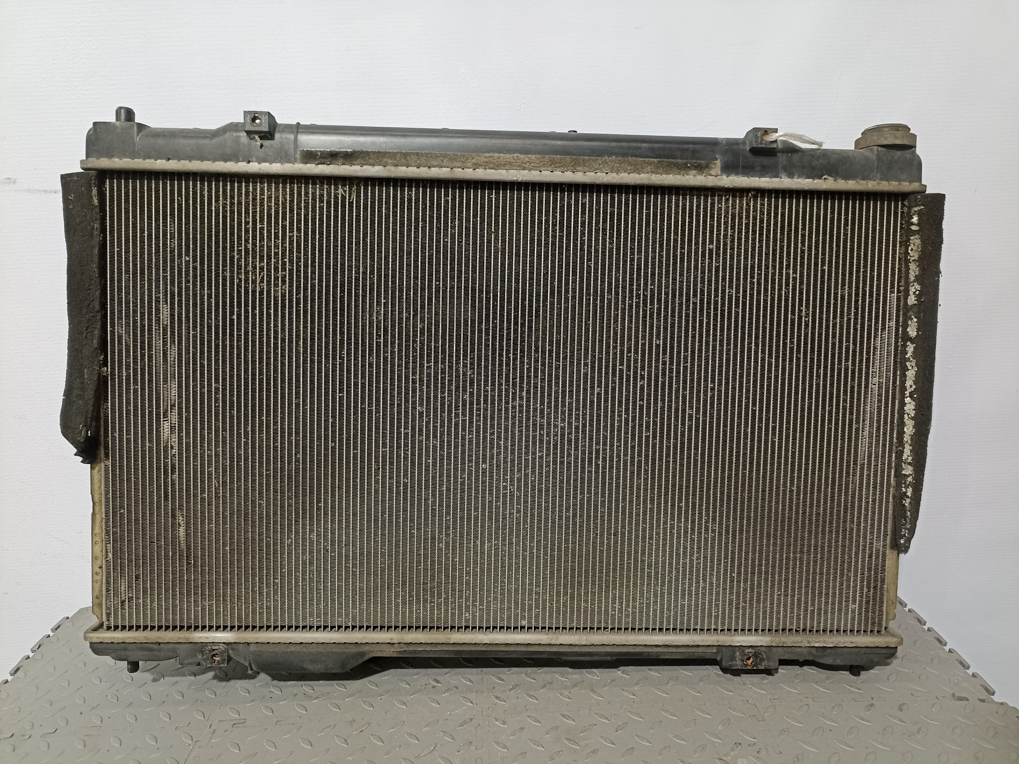 РАДИАТОР ДВИГАТЕЛЯ TOYOTA LEXUS 1640031370  XA7240Z