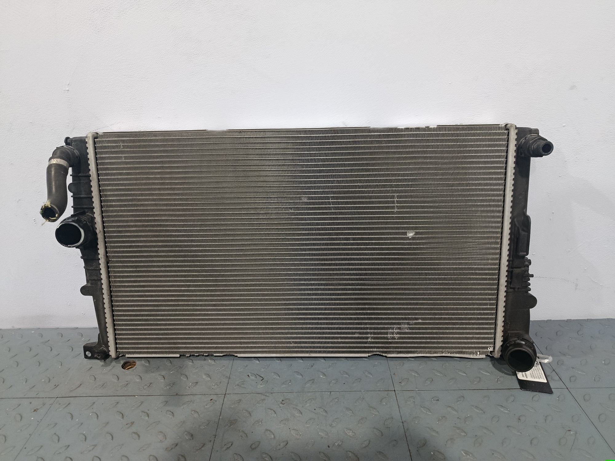РАДИАТОР ДВИГАТЕЛЯ BMW 17118678027 DY548Z