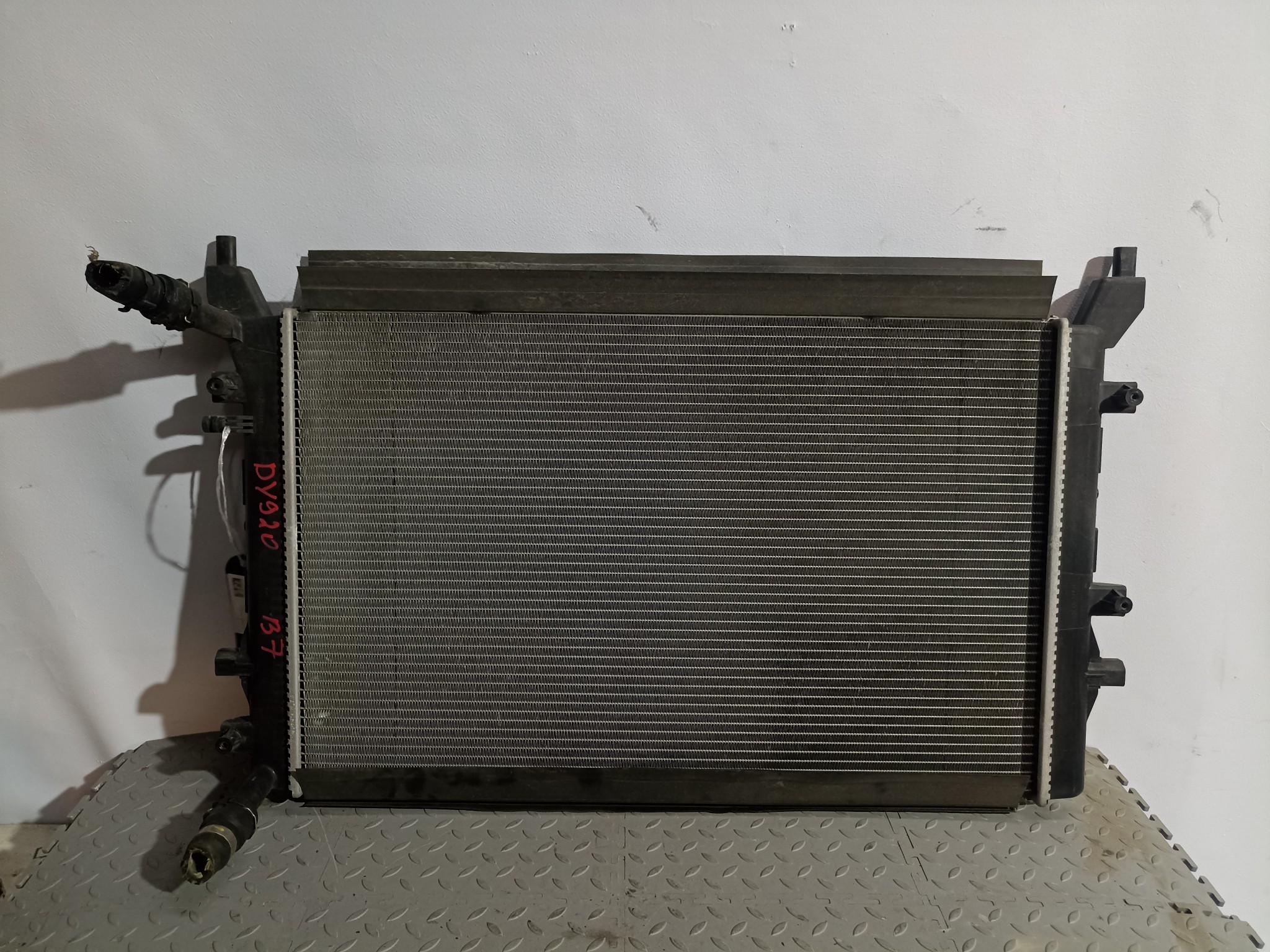 РАДИАТОР ДВИГАТЕЛЯ AUDI VOLKSWAGEN SEAT SKODA 1K0121251BN DY920Z
