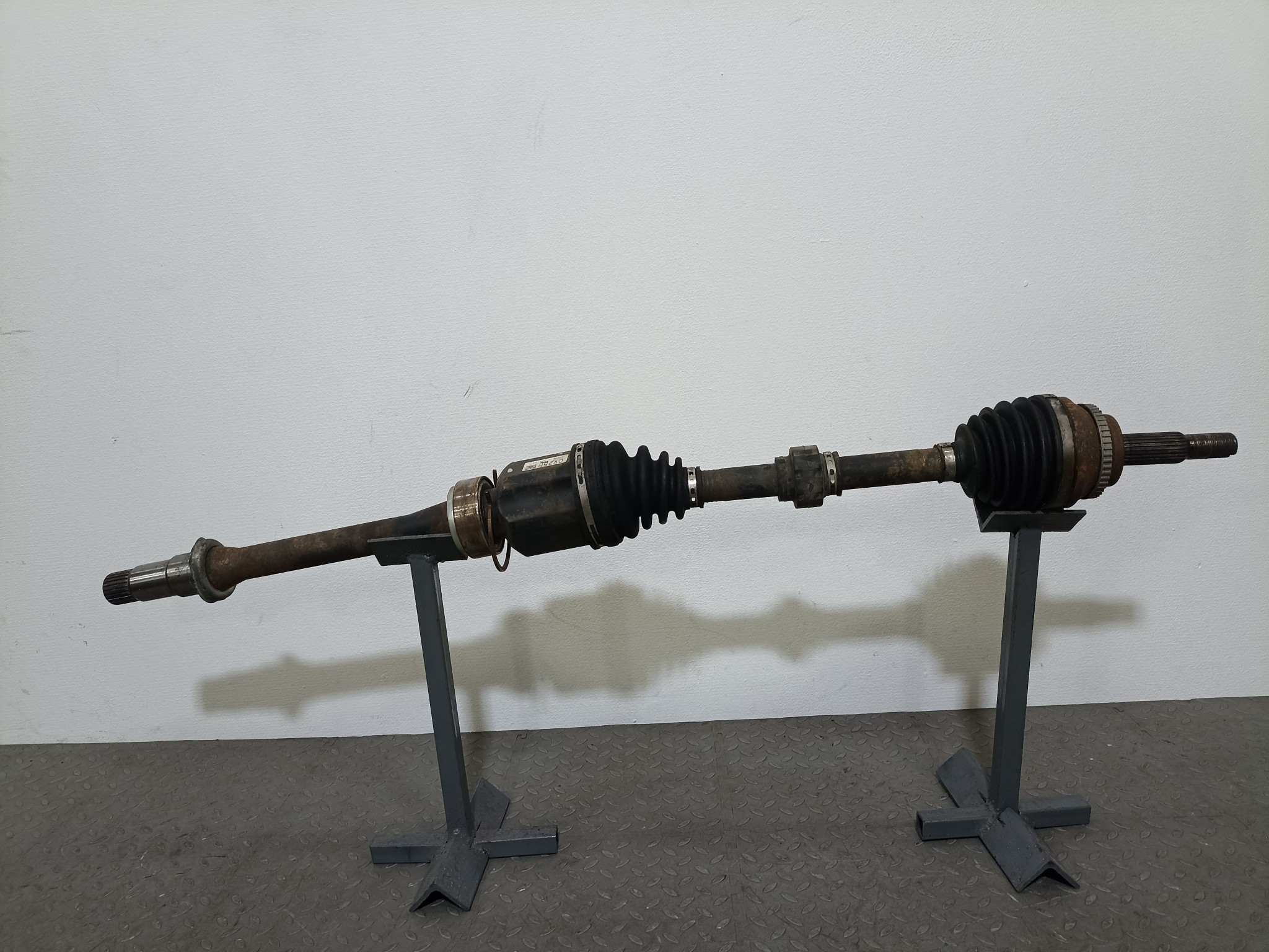 ПРИВОД TOYOTA LEXUS DAIHATSU ПЕРЕДНИЙ ПРАВЫЙ 4341033310 YE126
