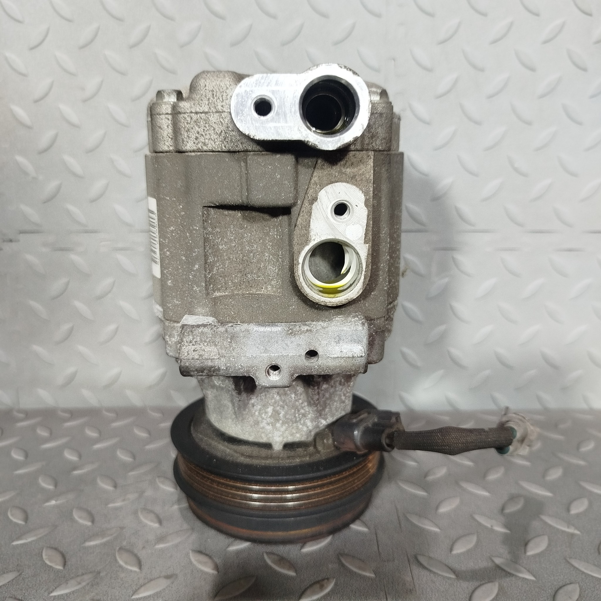 КОМПРЕССОР КОНДИЦИОНЕРА SUBARU 73111AG000  KB2380Z