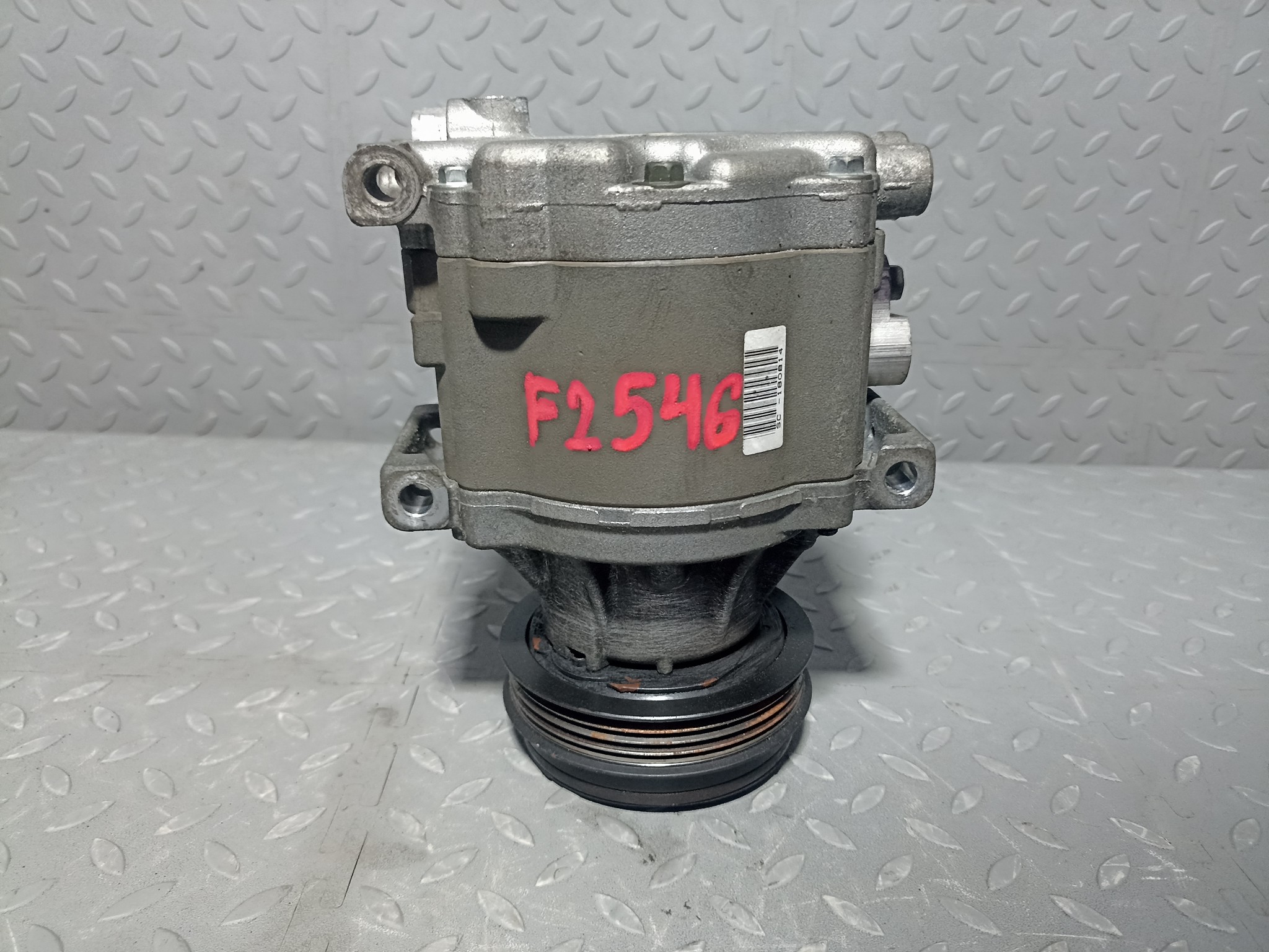 КОМПРЕССОР КОНДИЦИОНЕРА SUBARU 73111AG000  F2546Z
