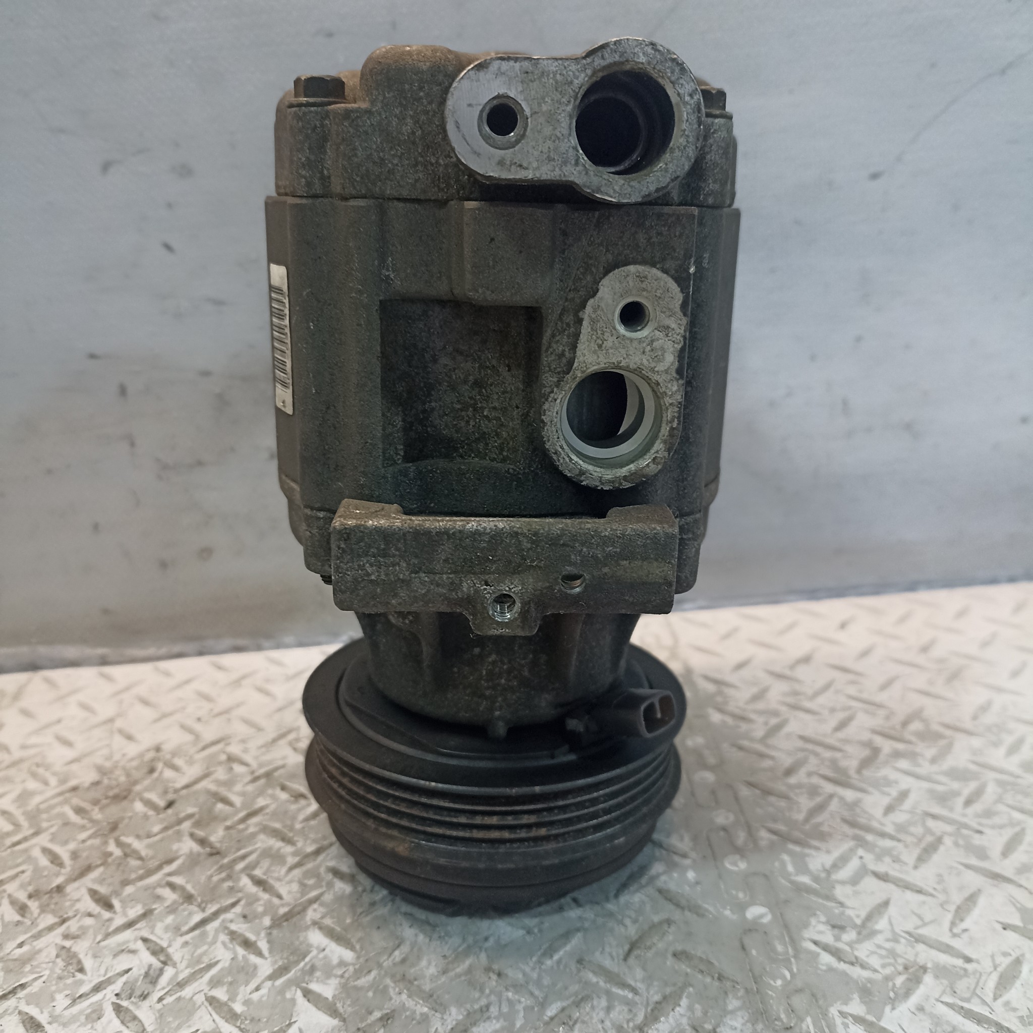 КОМПРЕССОР КОНДИЦИОНЕРА SUBARU 73111AG000  D3096