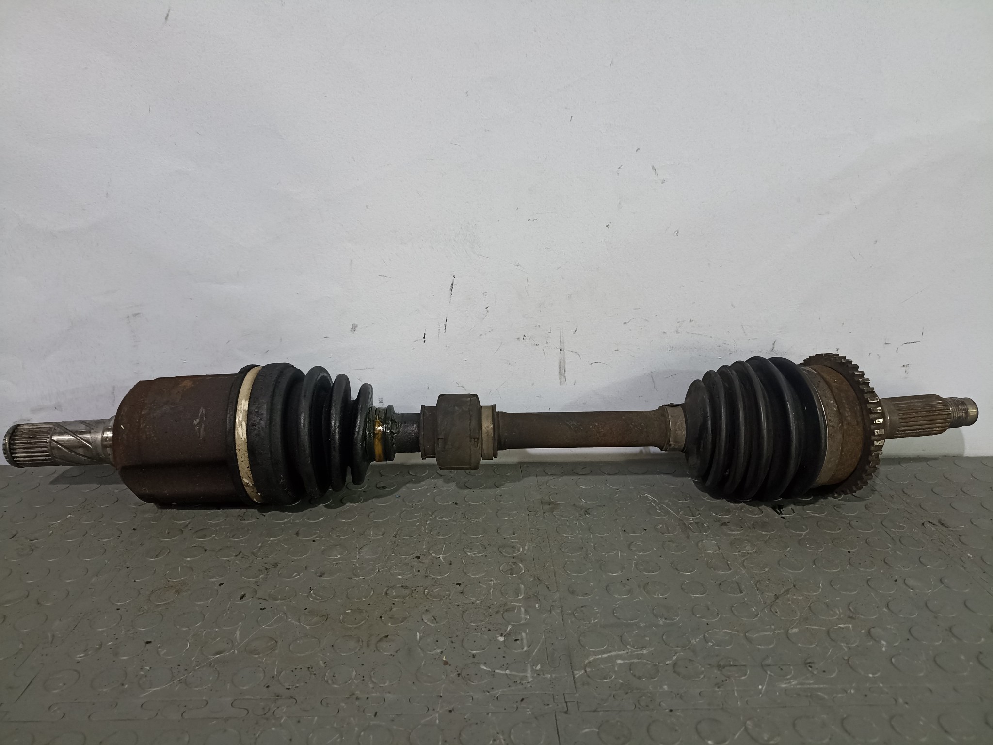 ПРИВОД MAZDA ПЕРЕДНИЙ ЛЕВЫЙ GF092560X S4488