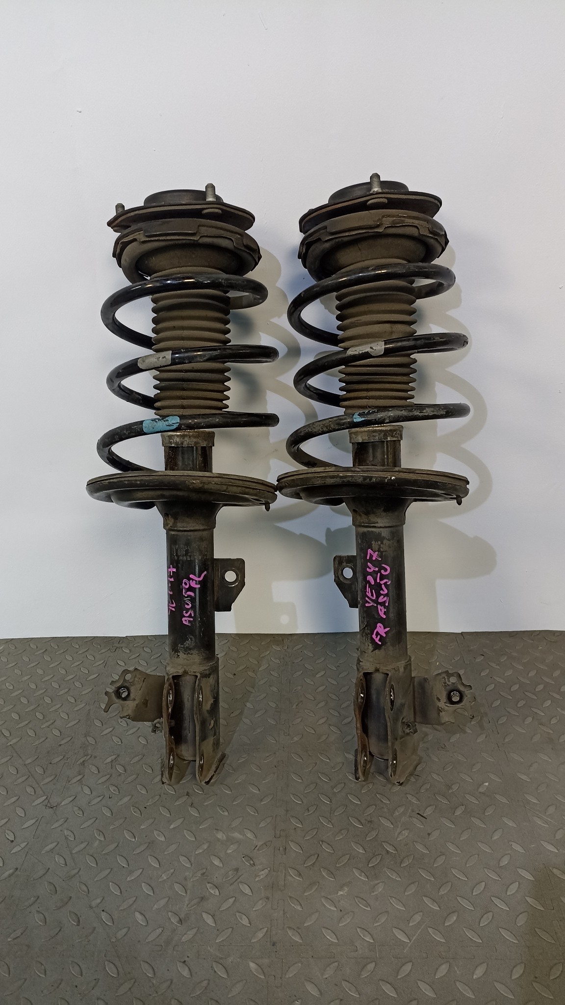 СТОЙКА ХОДОВКИ TOYOTA DAIHATSU ПЕРЕДНЯЯ ЛЕВАЯ ПРАВАЯ 4852080332  YE047