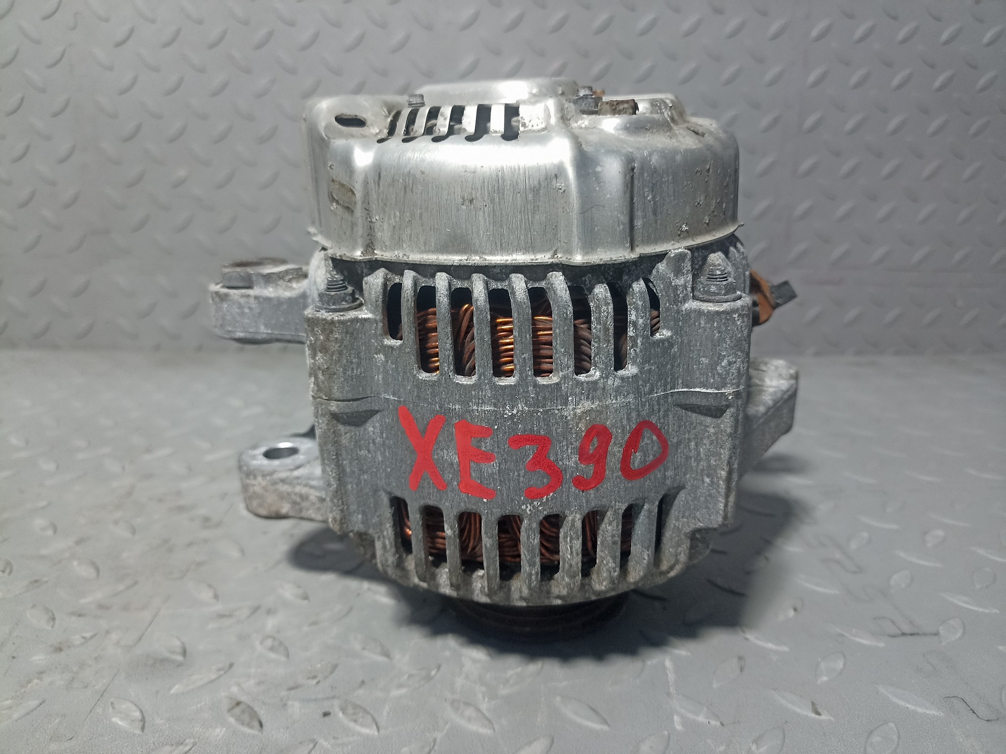ГЕНЕРАТОР TOYOTA 270600M010  XE390Z