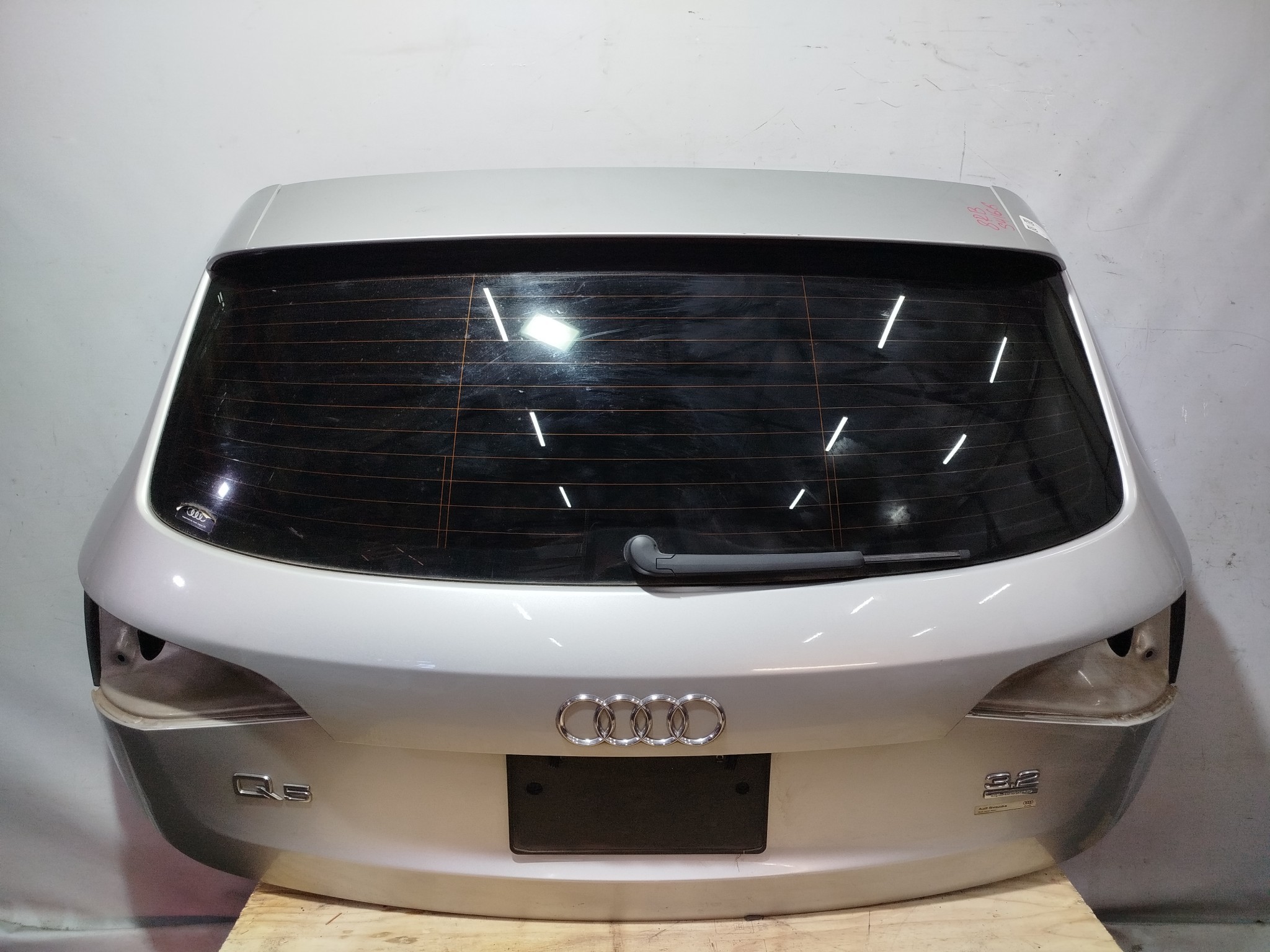 ДВЕРЬ ЗАДНЯЯ AUDI Q5 8R0827023C серебро, LX7W S4166