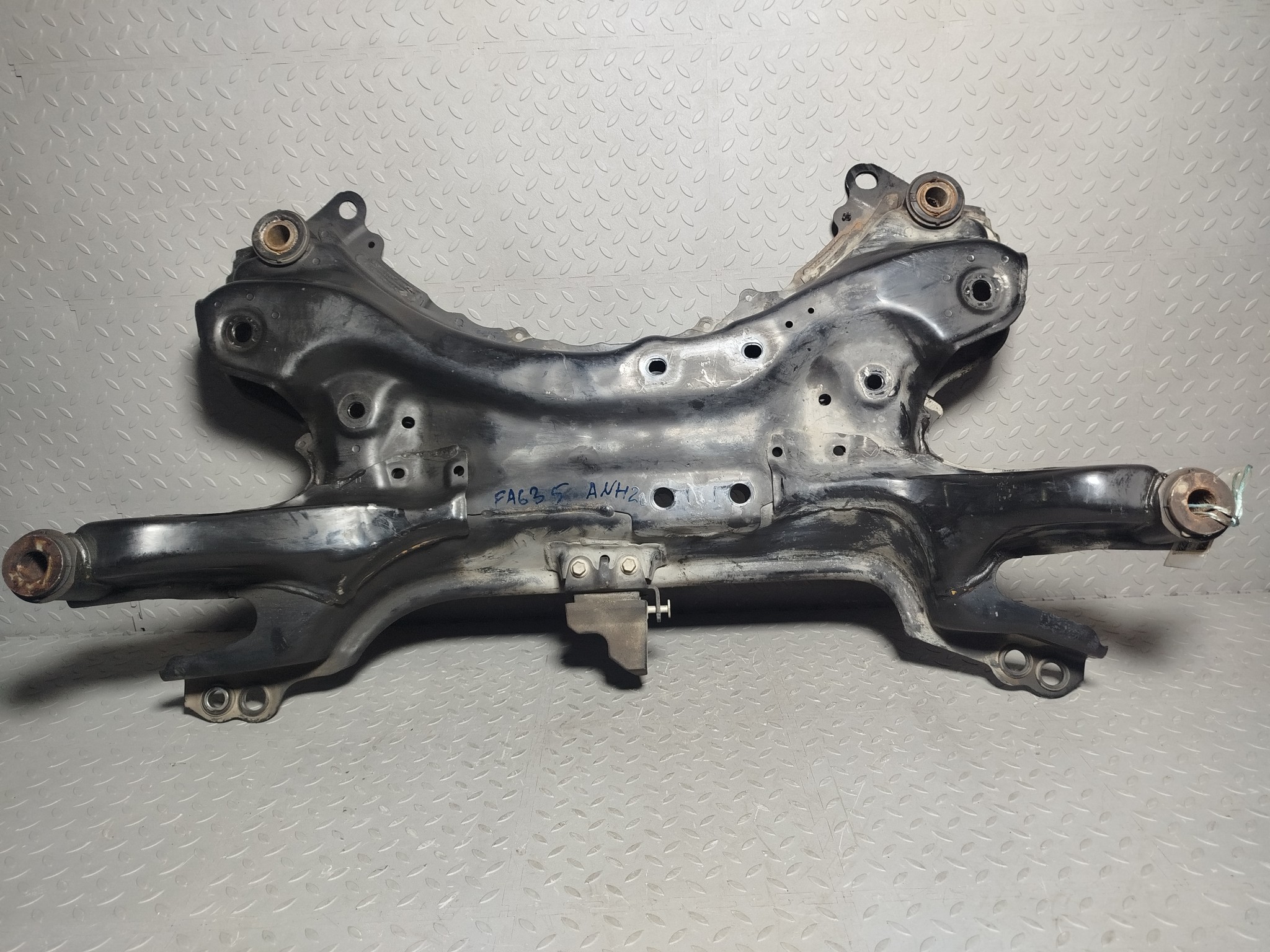 БАЛКА Двигатель/ПОДРАМНИК TOYOTA LEXUS ПЕРЕДНЯЯ 5710412270  FA635