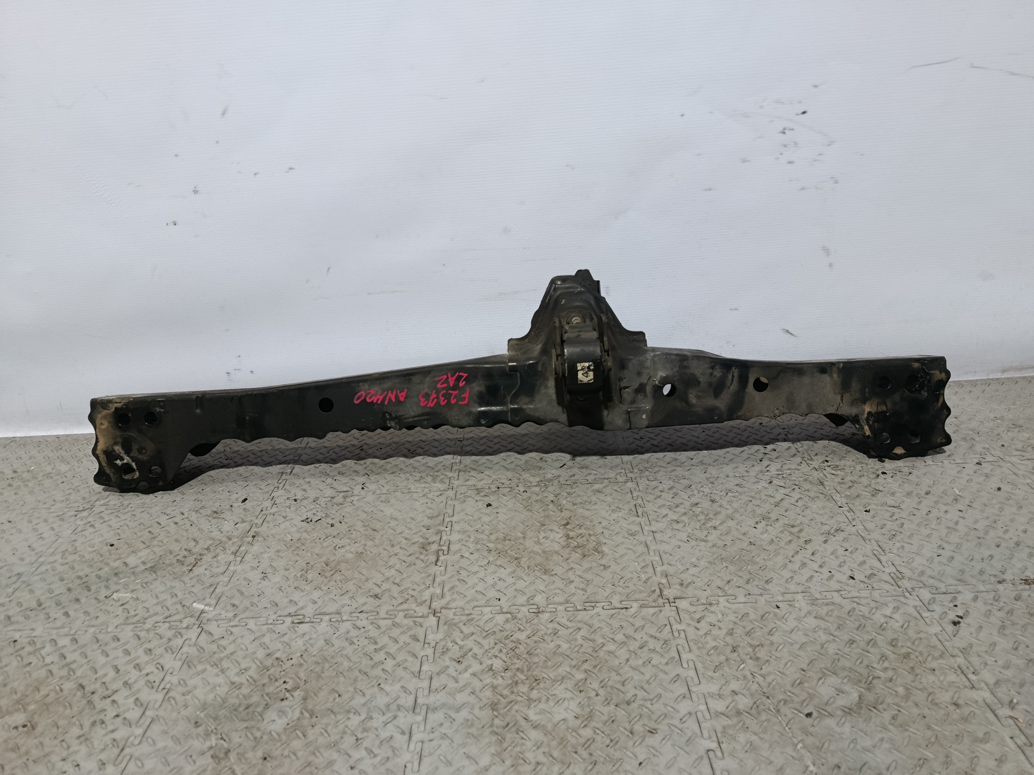 БАЛКА Двигатель/ПОДРАМНИК TOYOTA LEXUS ПЕРЕДНЯЯ 5710412270  F2373