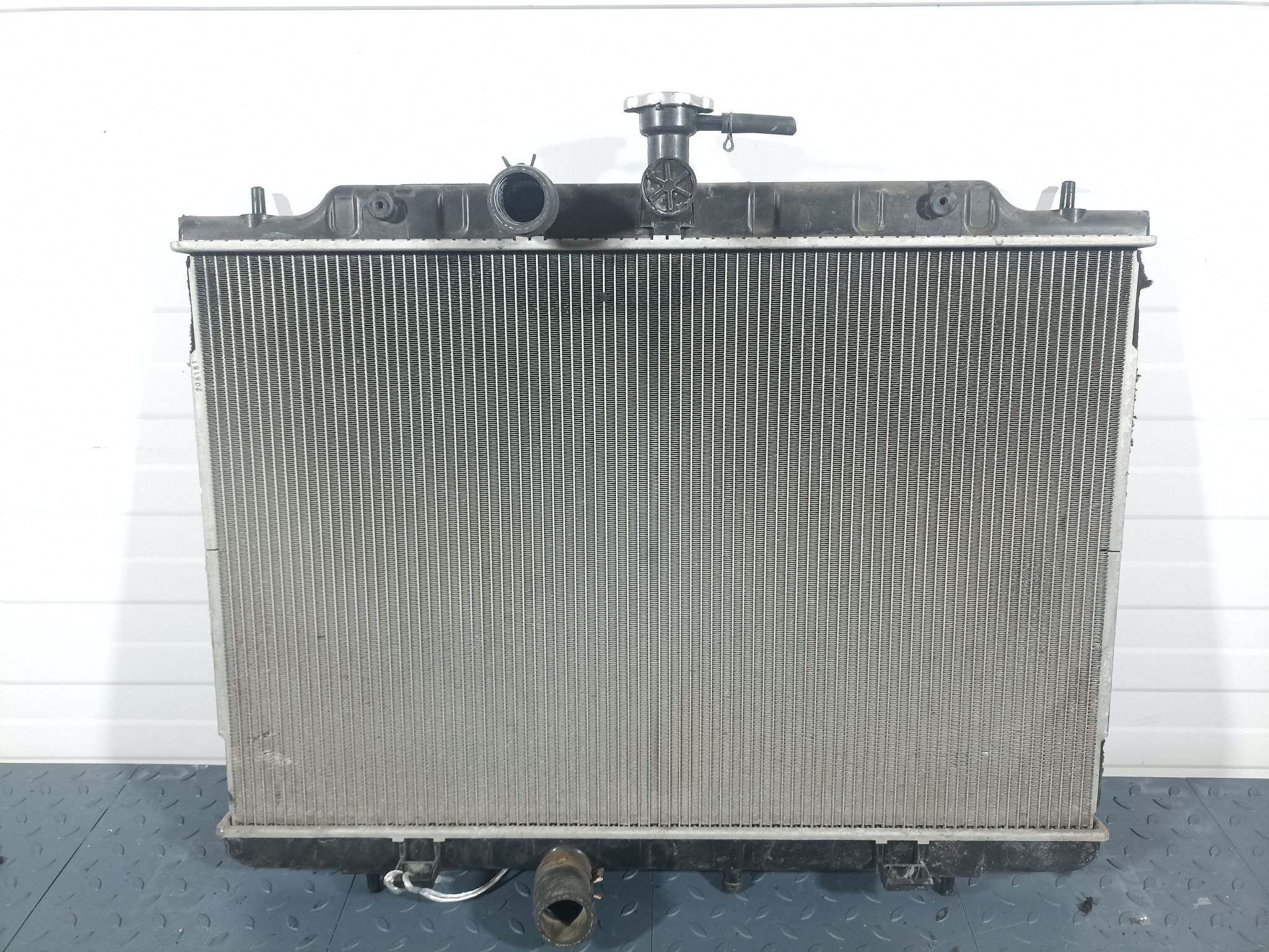 РАДИАТОР ДВИГАТЕЛЯ NISSAN SUZUKI 21400JG40A KB2043
