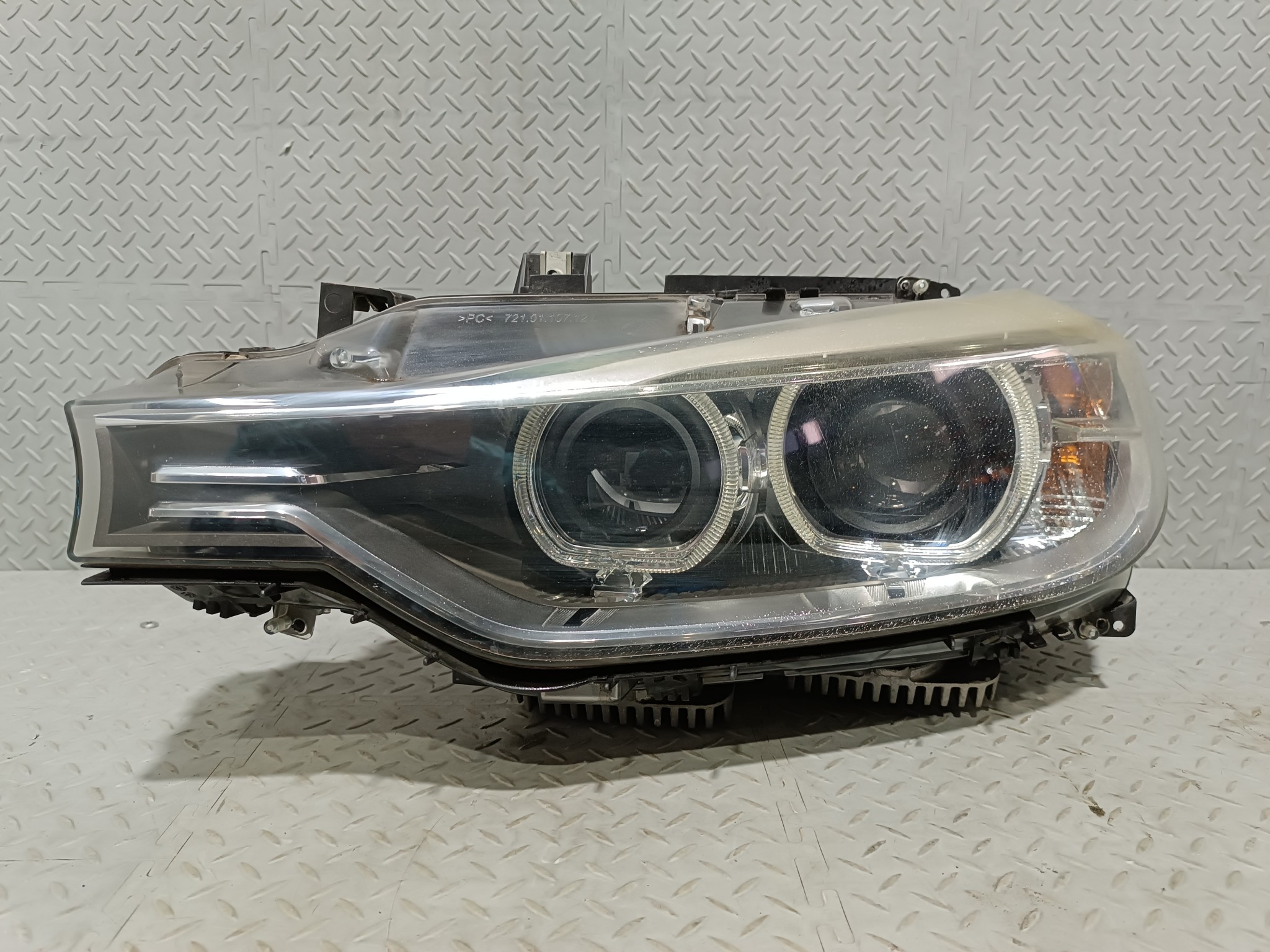 ФАРА BMW ЛЕВАЯ 63117338699 DY393Z