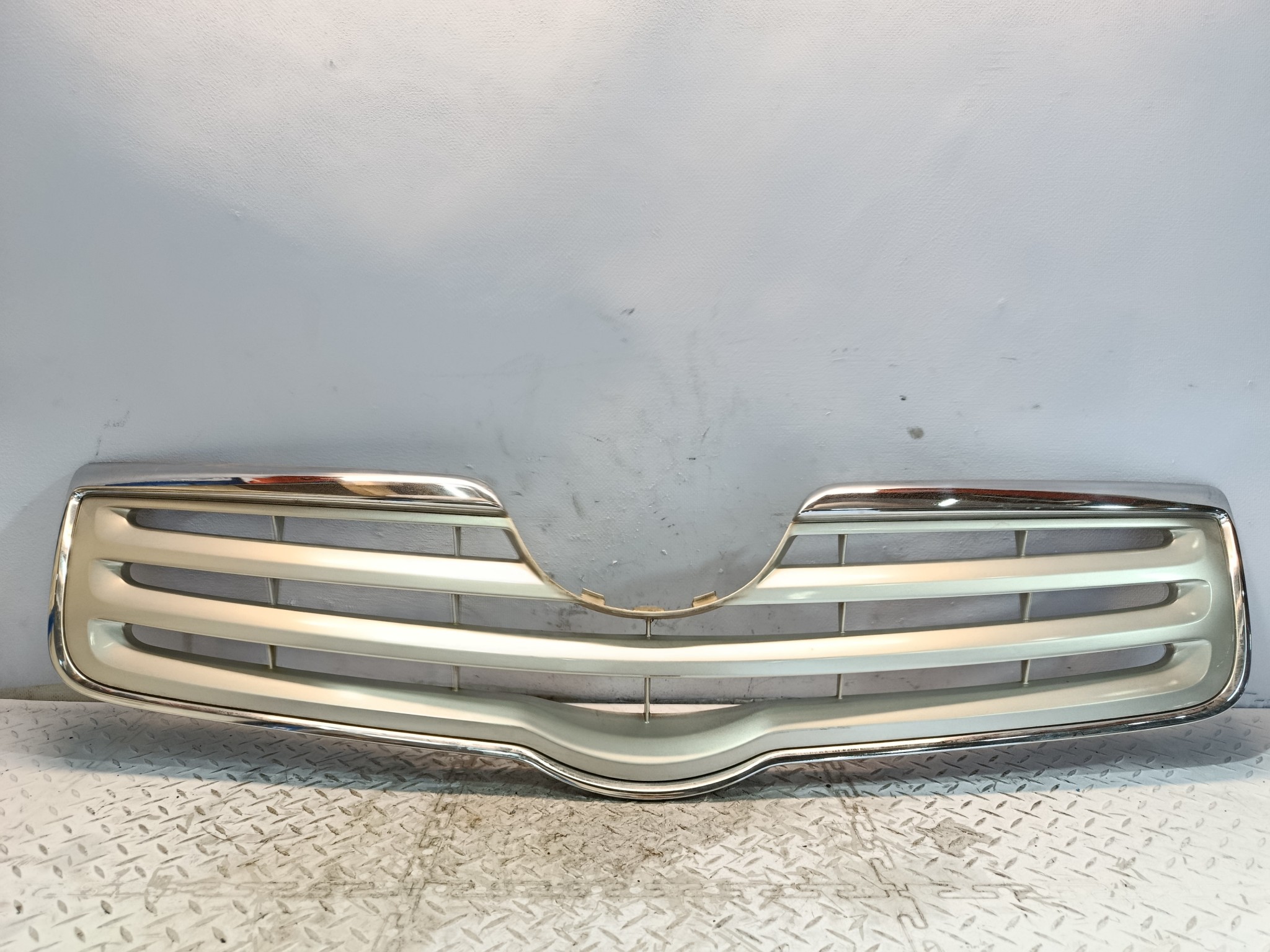 РЕШЕТКА РАДИАТОРА TOYOTA 5310005080J0  S4199Z