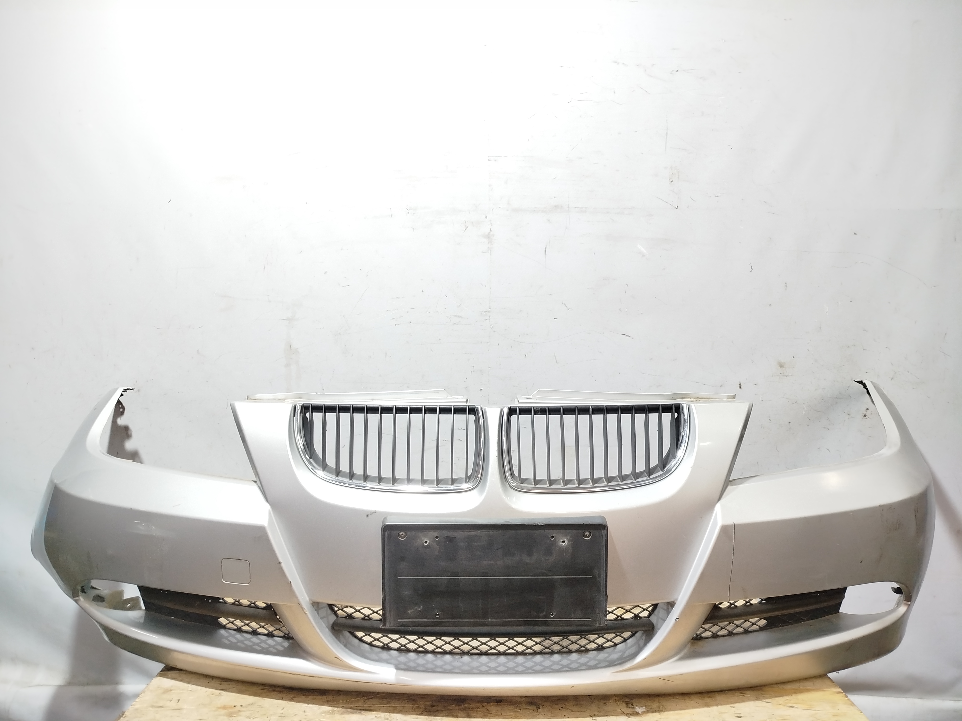 БАМПЕР BMW 3-SERIES 51117170051 ПЕРЕДНИЙ серый FE018Z