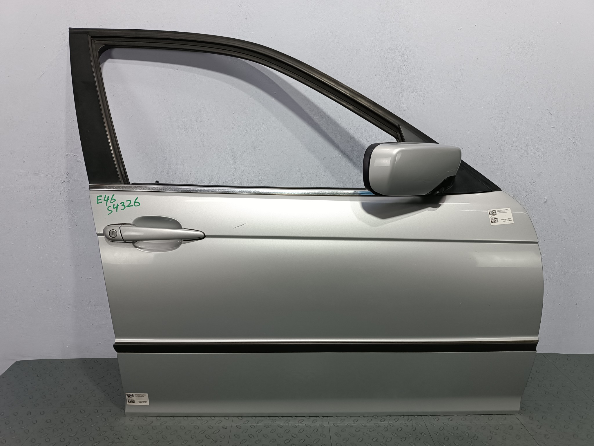 ДВЕРЬ BMW 3-SERIES 41517034152 ПЕРЕДНЯЯ ПРАВАЯ серебро, 354 S4326