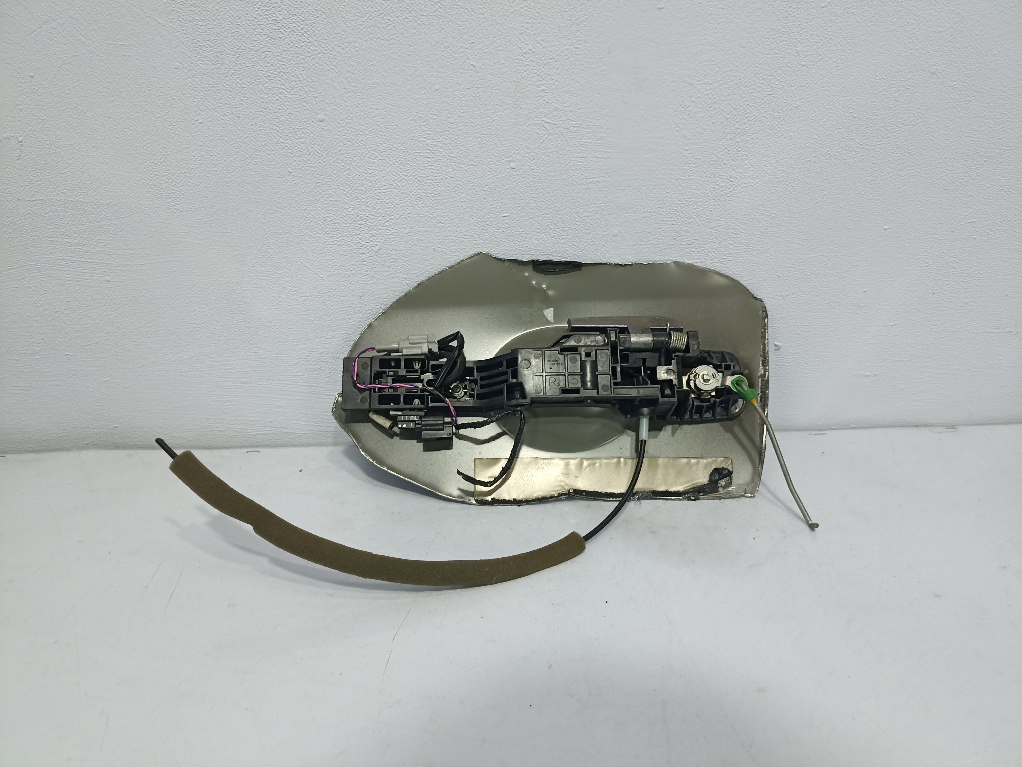 РУЧКА ДВЕРИ ВНЕШНЯЯ NISSAN ПЕРЕДНЯЯ ПРАВАЯ 806101AA0B  хром, KH3 FA1112