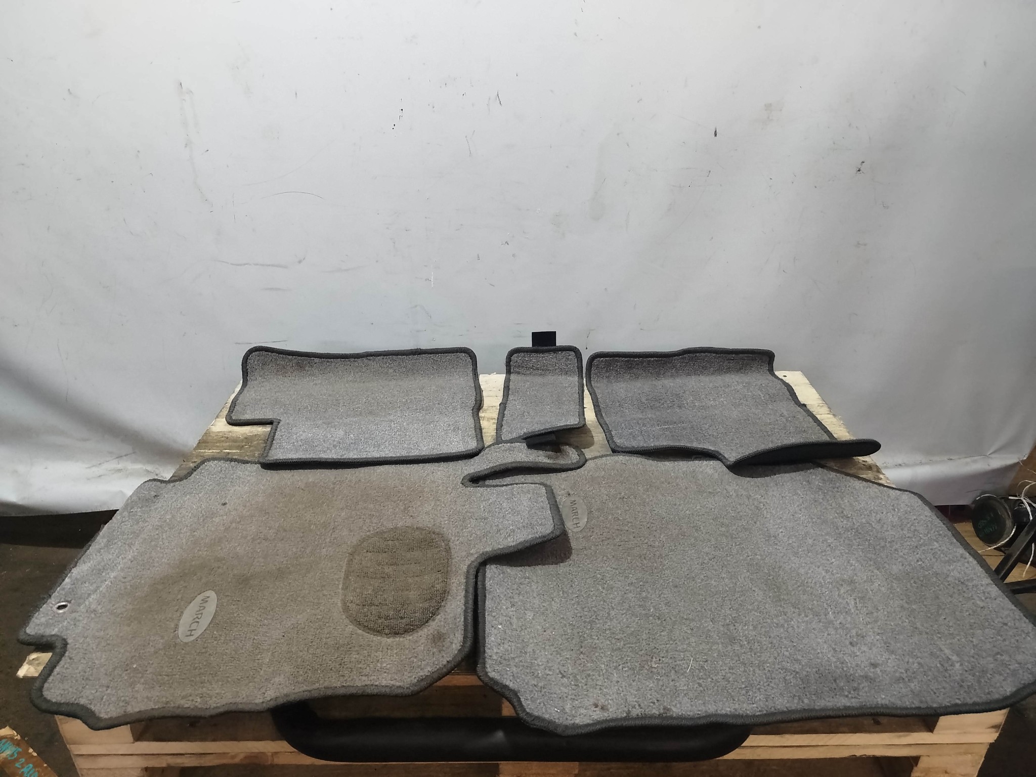 КОВРИКИ КОМПЛЕКТ NISSAN G4900AX001 KB633