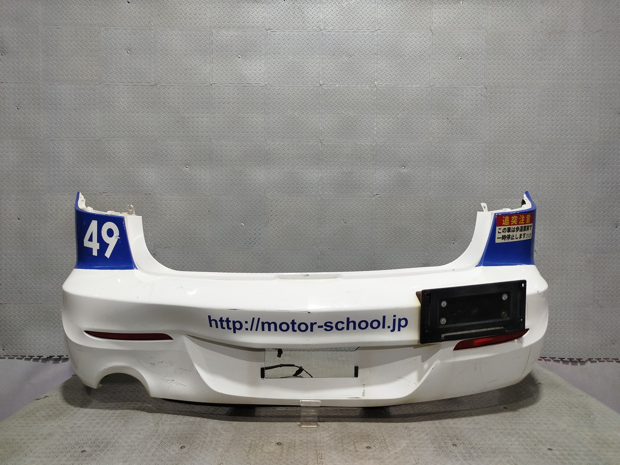 БАМПЕР MAZDA AXELA MAZDA3 B38M50221FAA ЗАДНИЙ  белый FE040