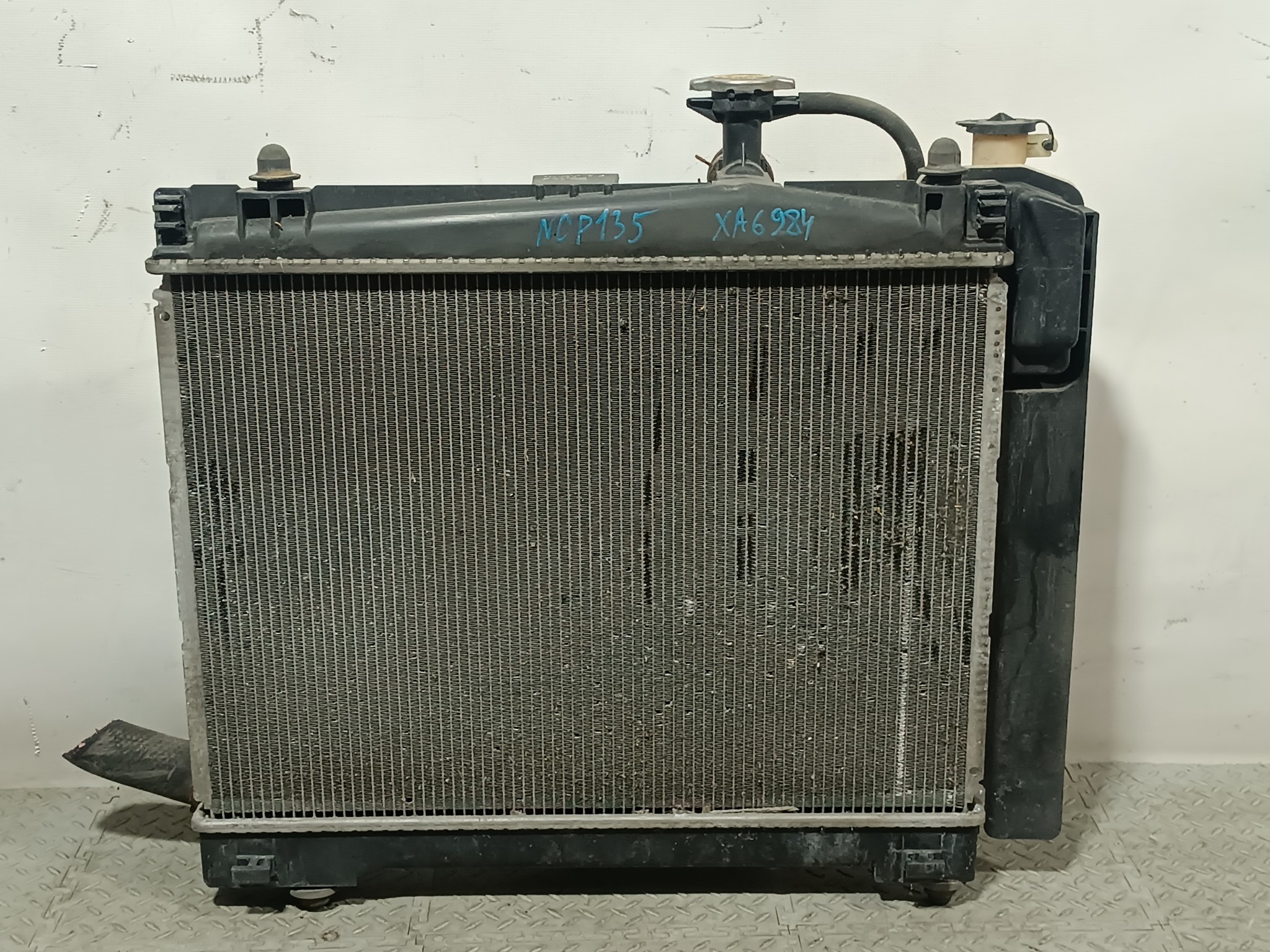 РАДИАТОР ДВИГАТЕЛЯ TOYOTA 1640047090  XA6984Z