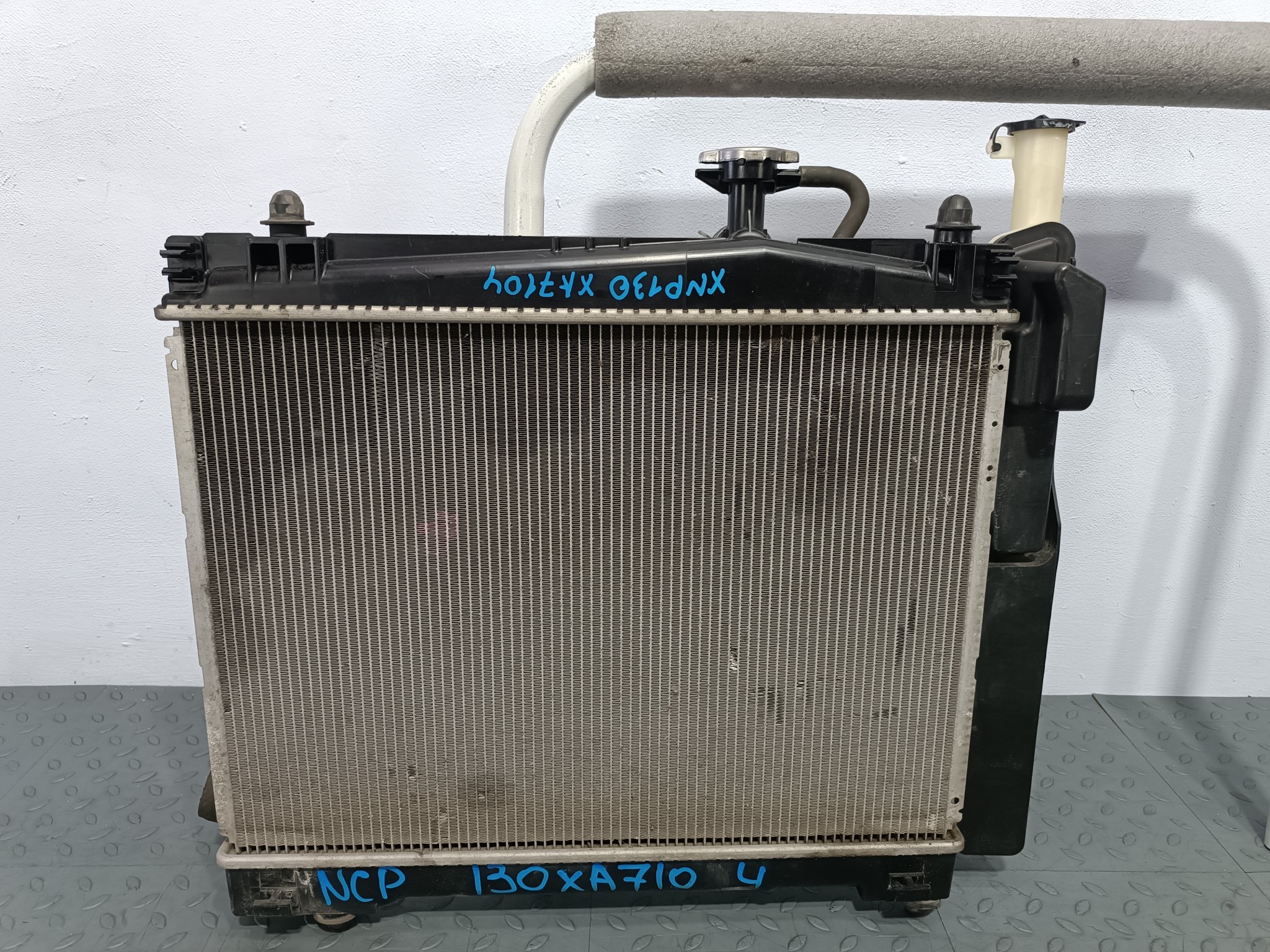 РАДИАТОР ДВИГАТЕЛЯ TOYOTA 1640047090  XA7104