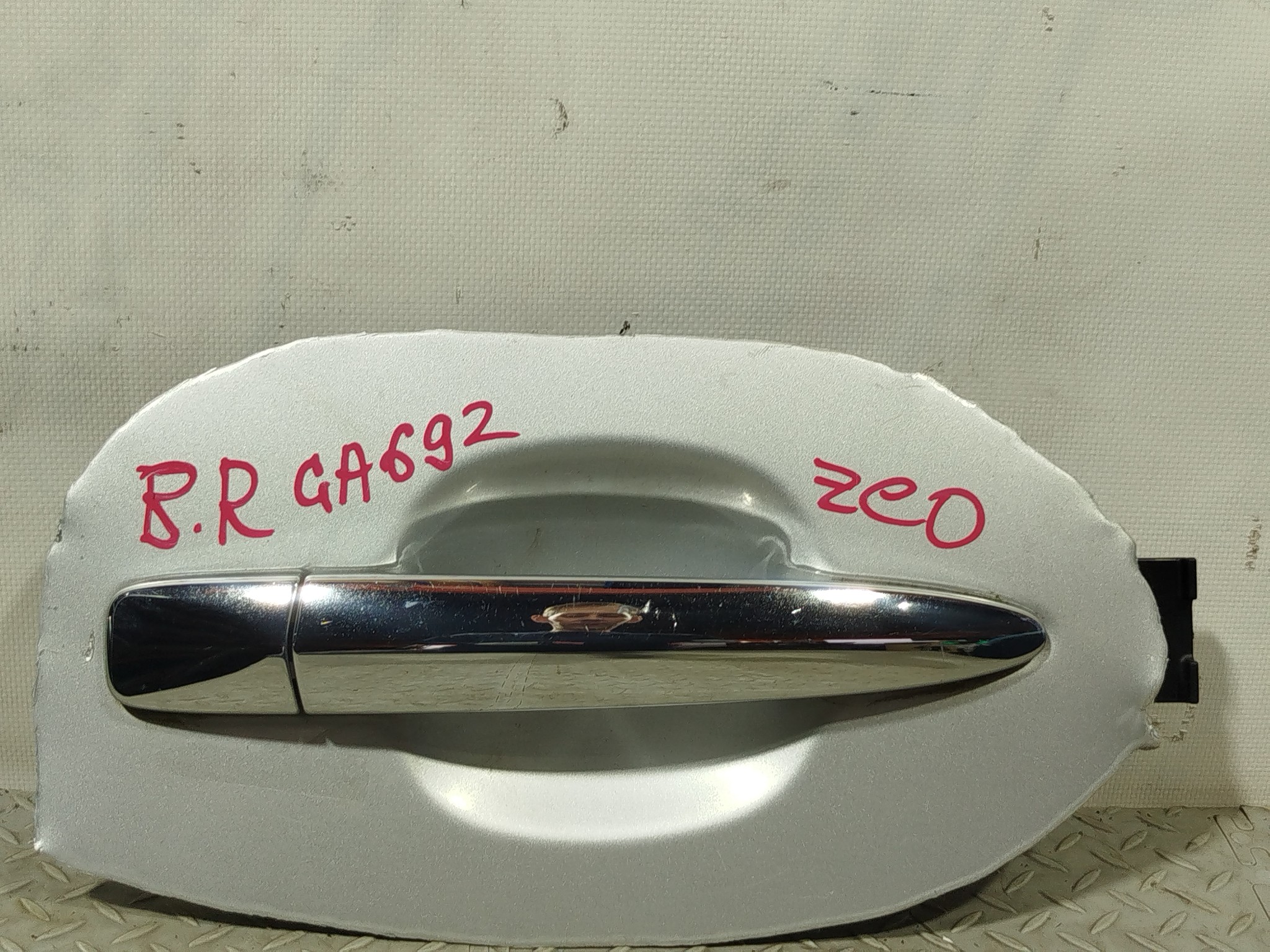РУЧКА ДВЕРИ ВНЕШНЯЯ NISSAN ЗАДНЯЯ ПРАВАЯ 806103NA0B  хром, K23 GA692