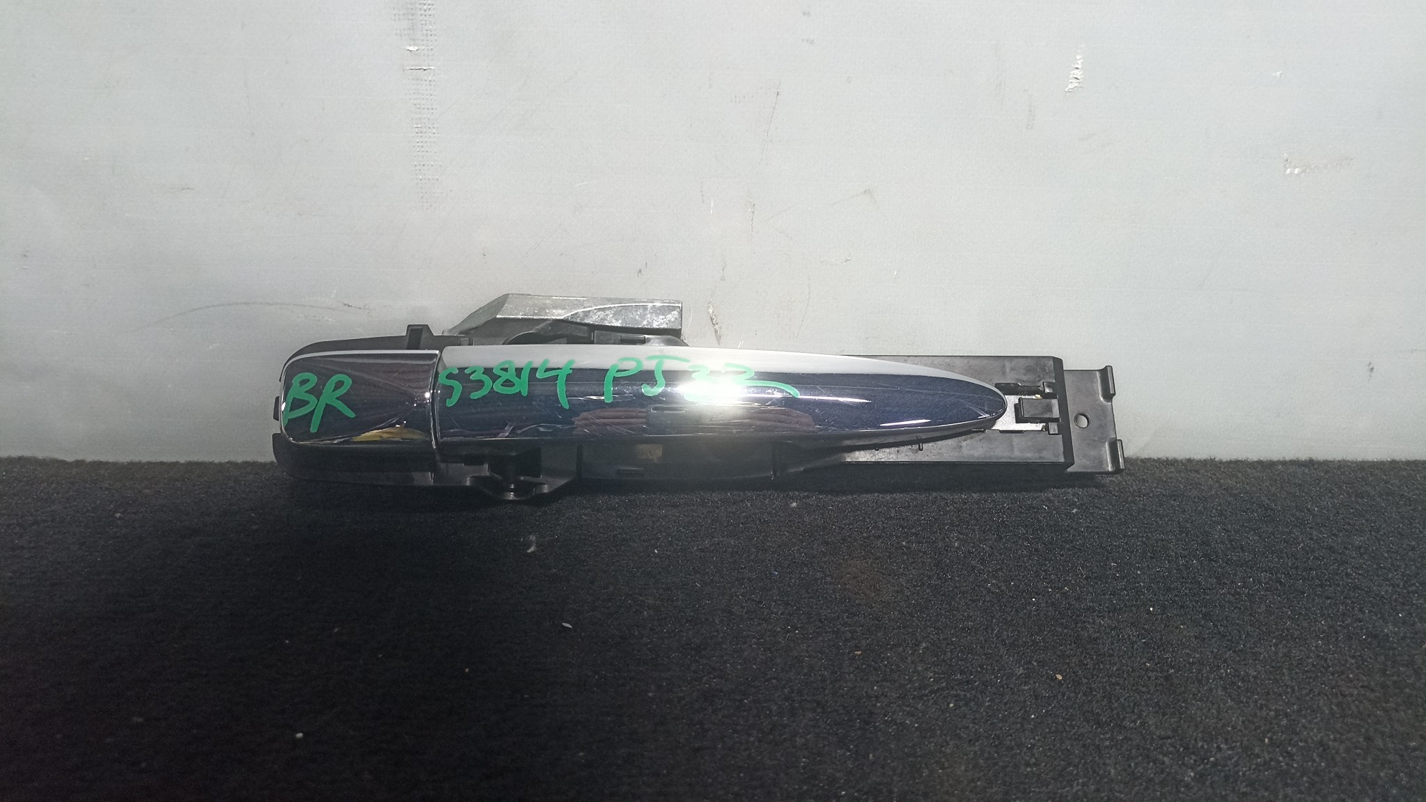 РУЧКА ДВЕРИ ВНЕШНЯЯ NISSAN ЗАДНЯЯ ПРАВАЯ 806103NA0B  хром S3814
