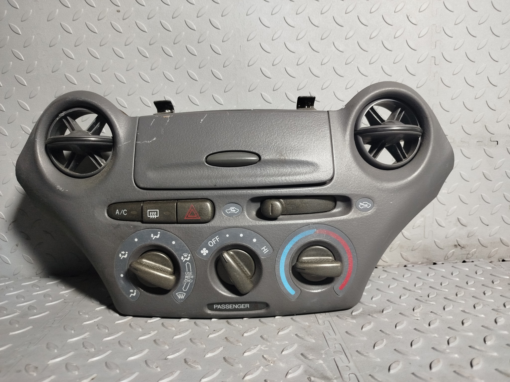 БЛОК КЛИМАТ-КОНТРОЛЯ TOYOTA 8401052010 KE698