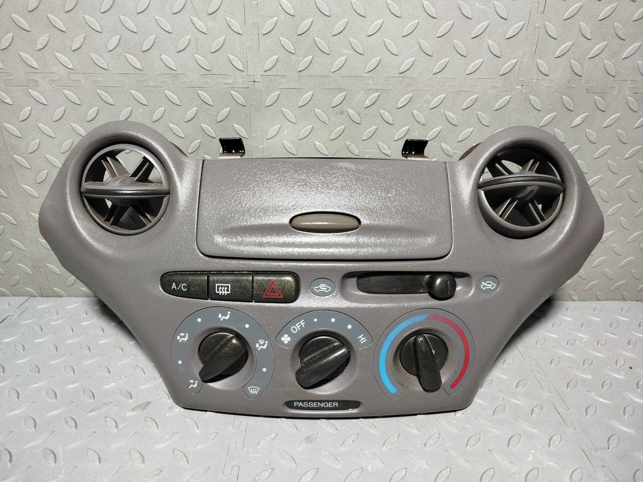 БЛОК КЛИМАТ-КОНТРОЛЯ TOYOTA 8401052010 XA7828