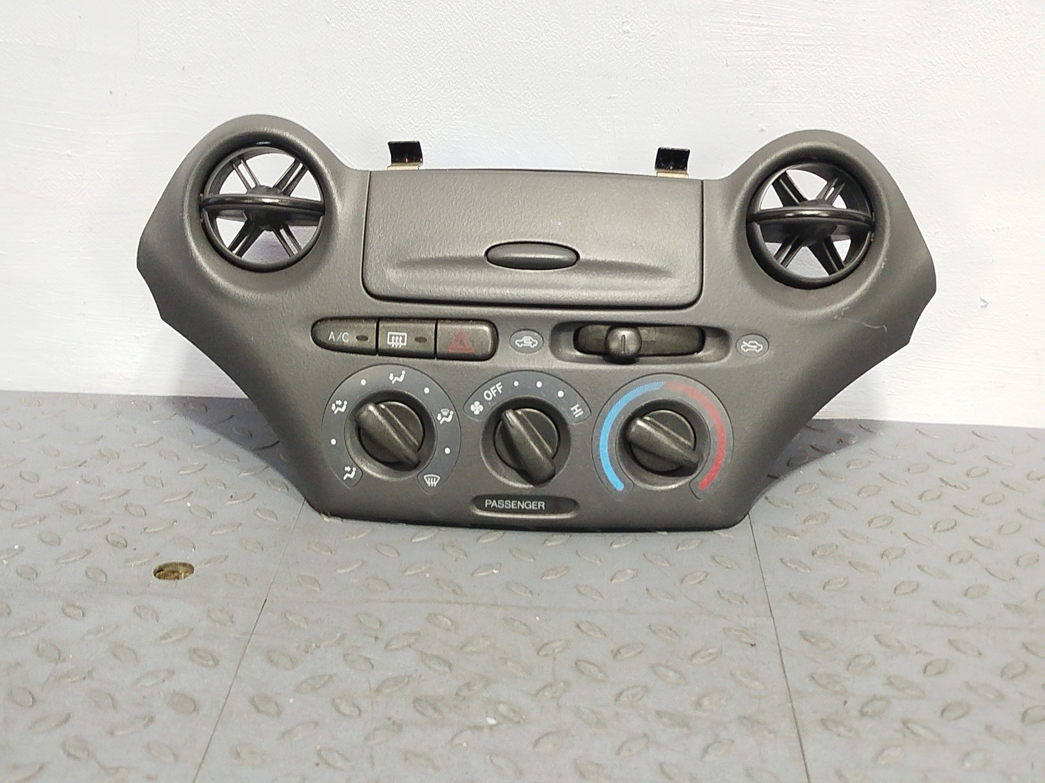 БЛОК КЛИМАТ-КОНТРОЛЯ TOYOTA 8401052010 TA1948