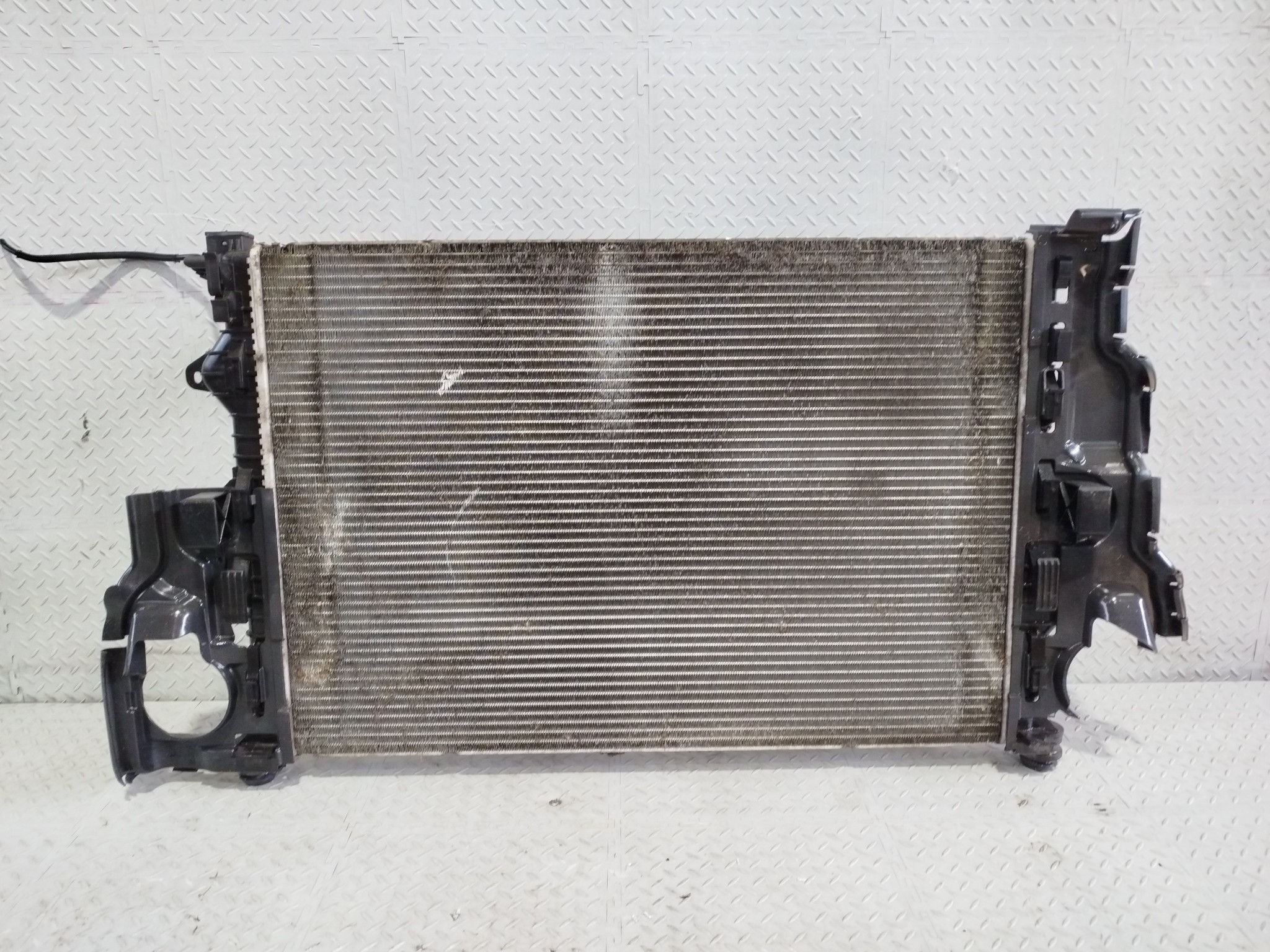 РАДИАТОР ДВИГАТЕЛЯ FORD LAND ROVER VOLVO 1778038 DY651Z