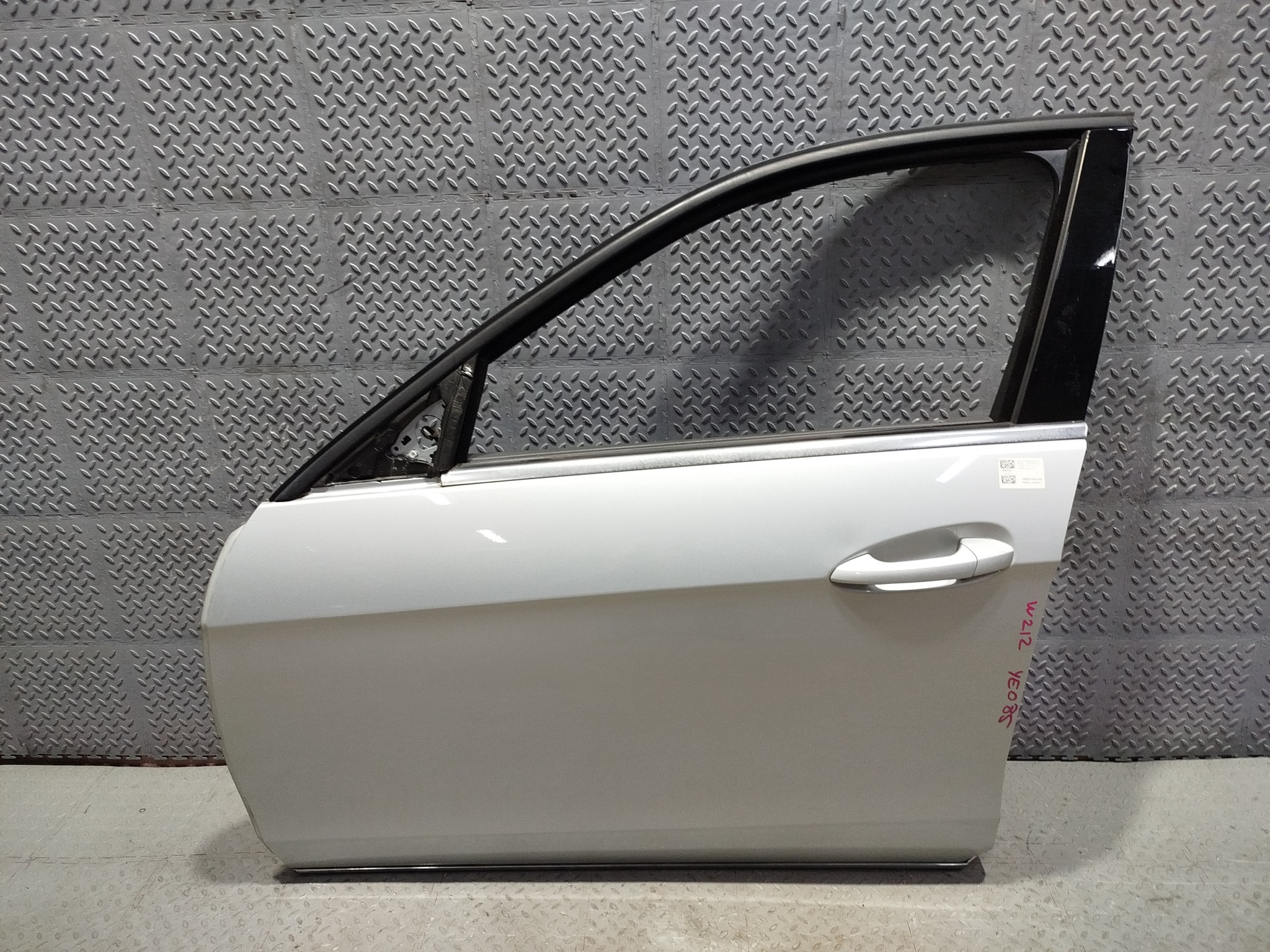 ДВЕРЬ MERCEDES-BENZ E-CLASS A2127200105 ПЕРЕДНЯЯ ЛЕВАЯ серебро, 775U YE085