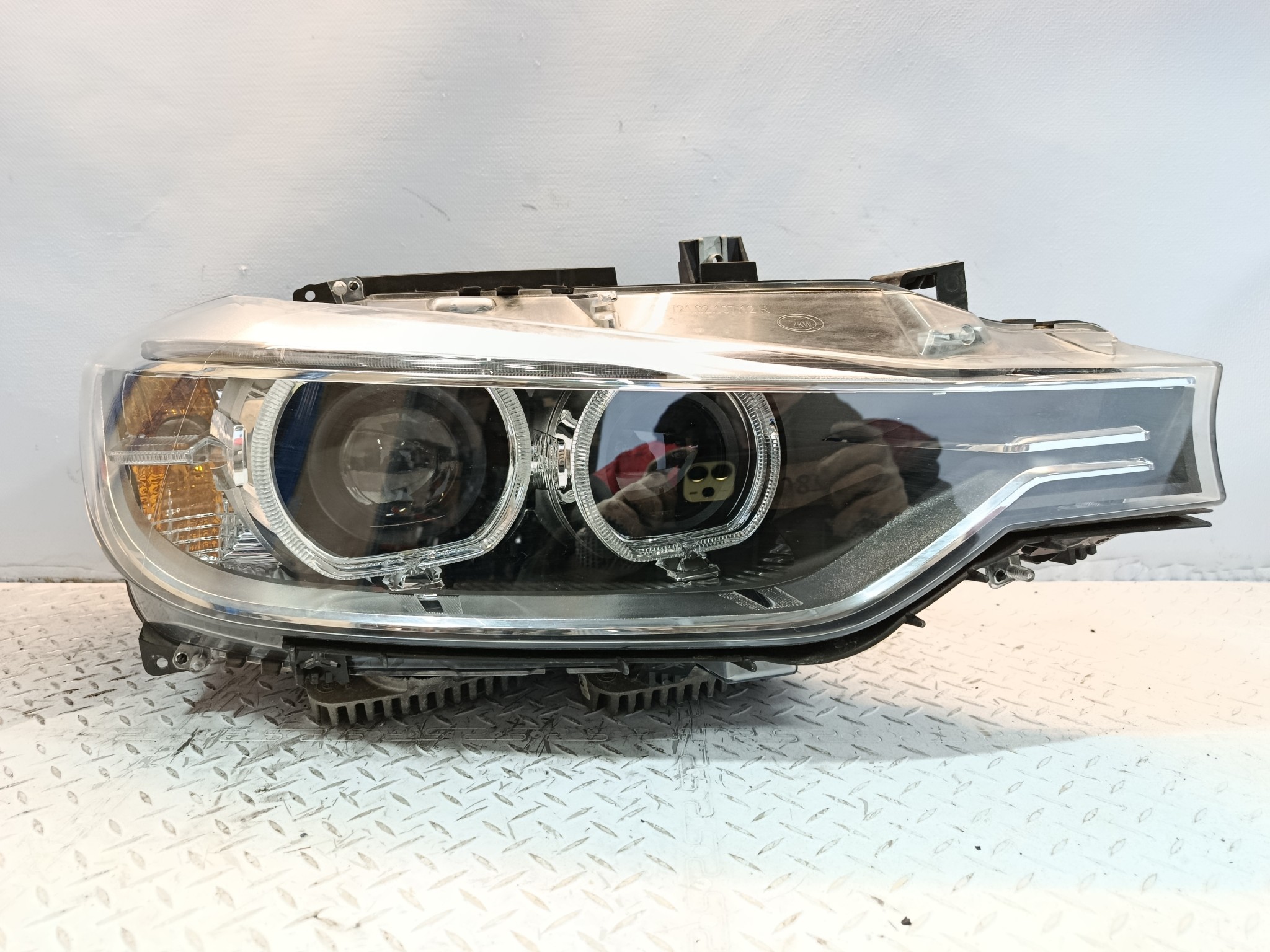 ФАРА BMW ПРАВАЯ 63117338700 DY844Z