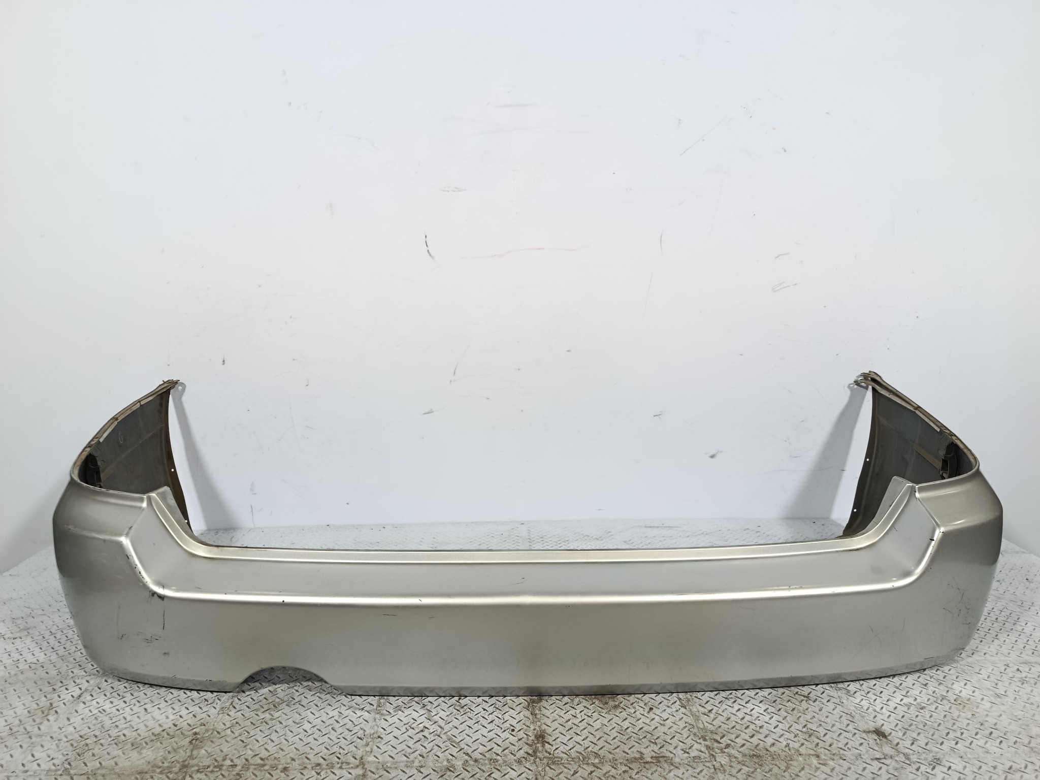 БАМПЕР SUBARU LEGACY 57703AE210WG ЗАДНИЙ серебро, 01G FA964