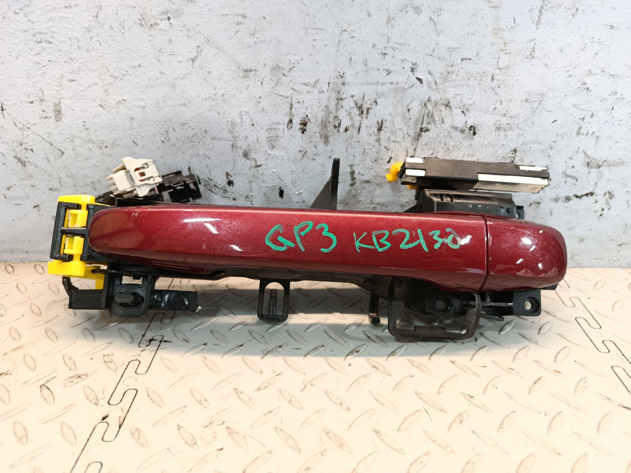 РУЧКА ДВЕРИ ВНЕШНЯЯ SUBARU ПЕРЕДНЯЯ ЛЕВАЯ 61160FJ000W6 красный, H2Q KB2130