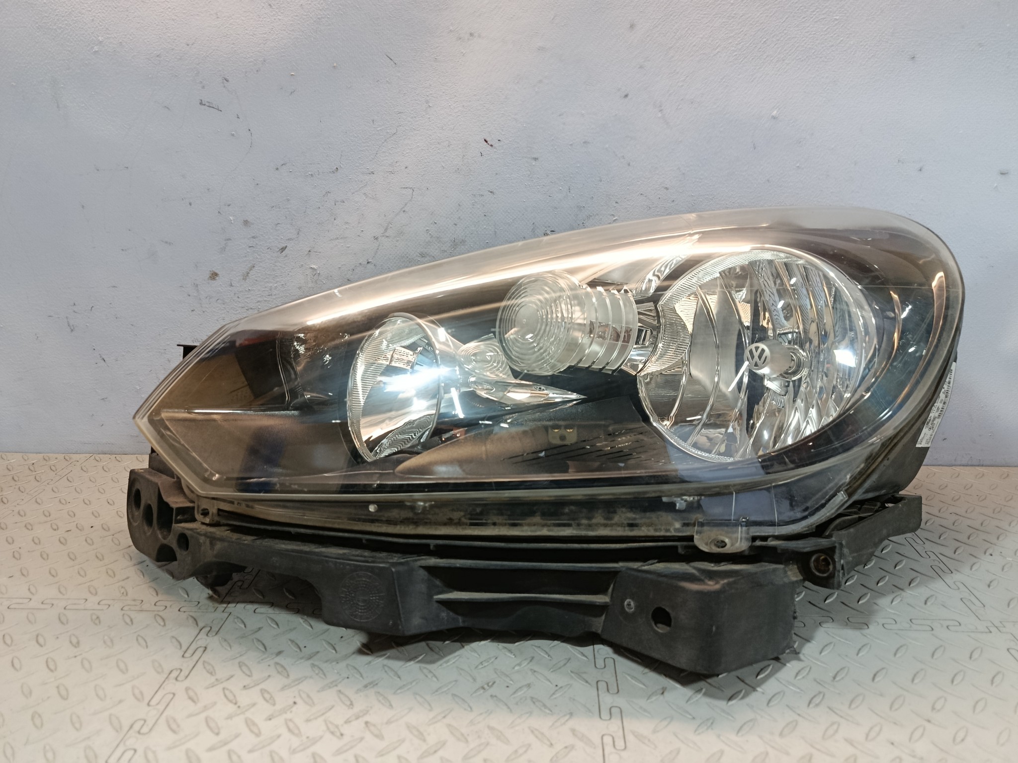 ФАРА VOLKSWAGEN ЛЕВАЯ 5K2941005H KB2184