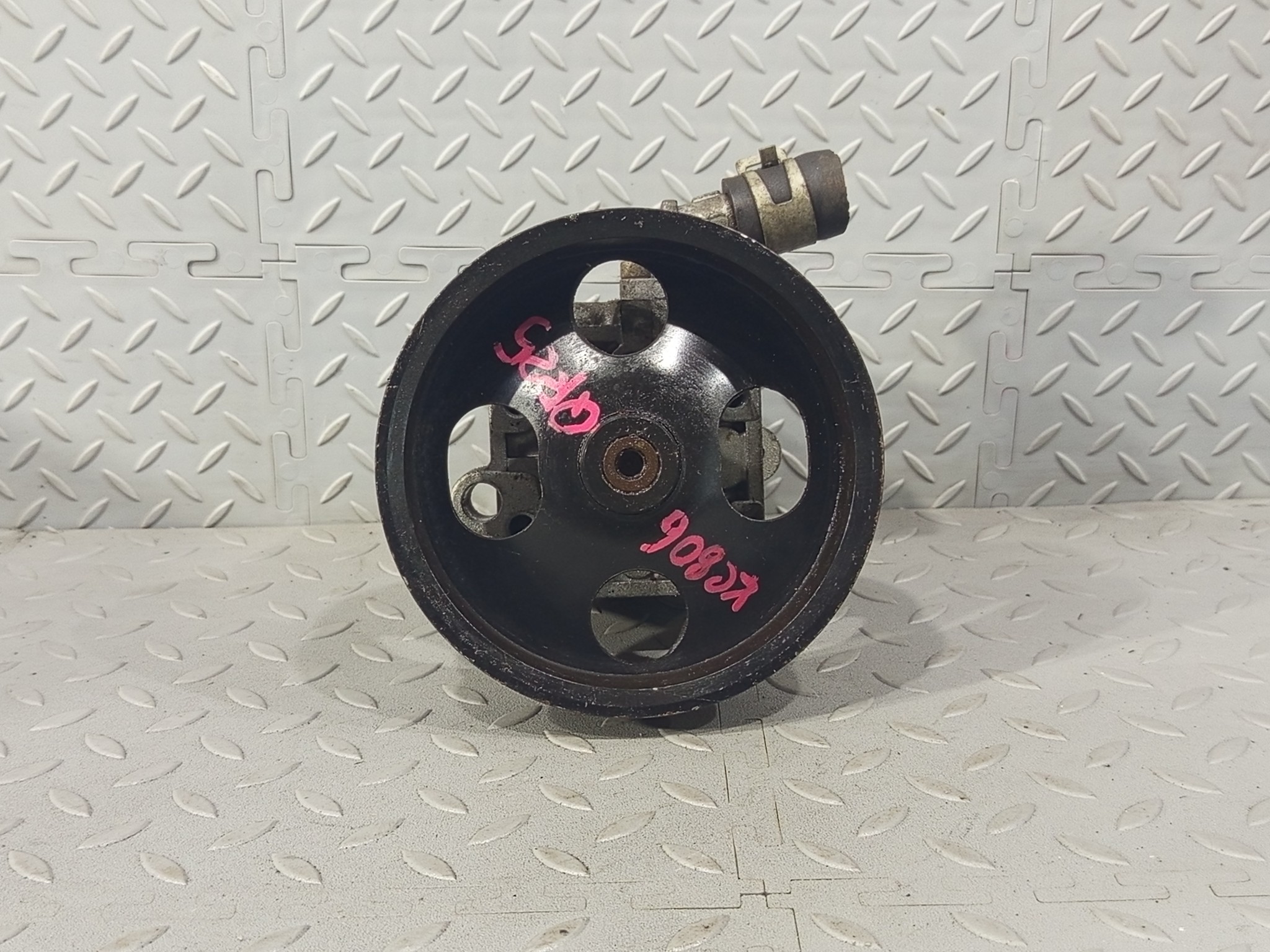 ГУР NISSAN 491108H305 D044