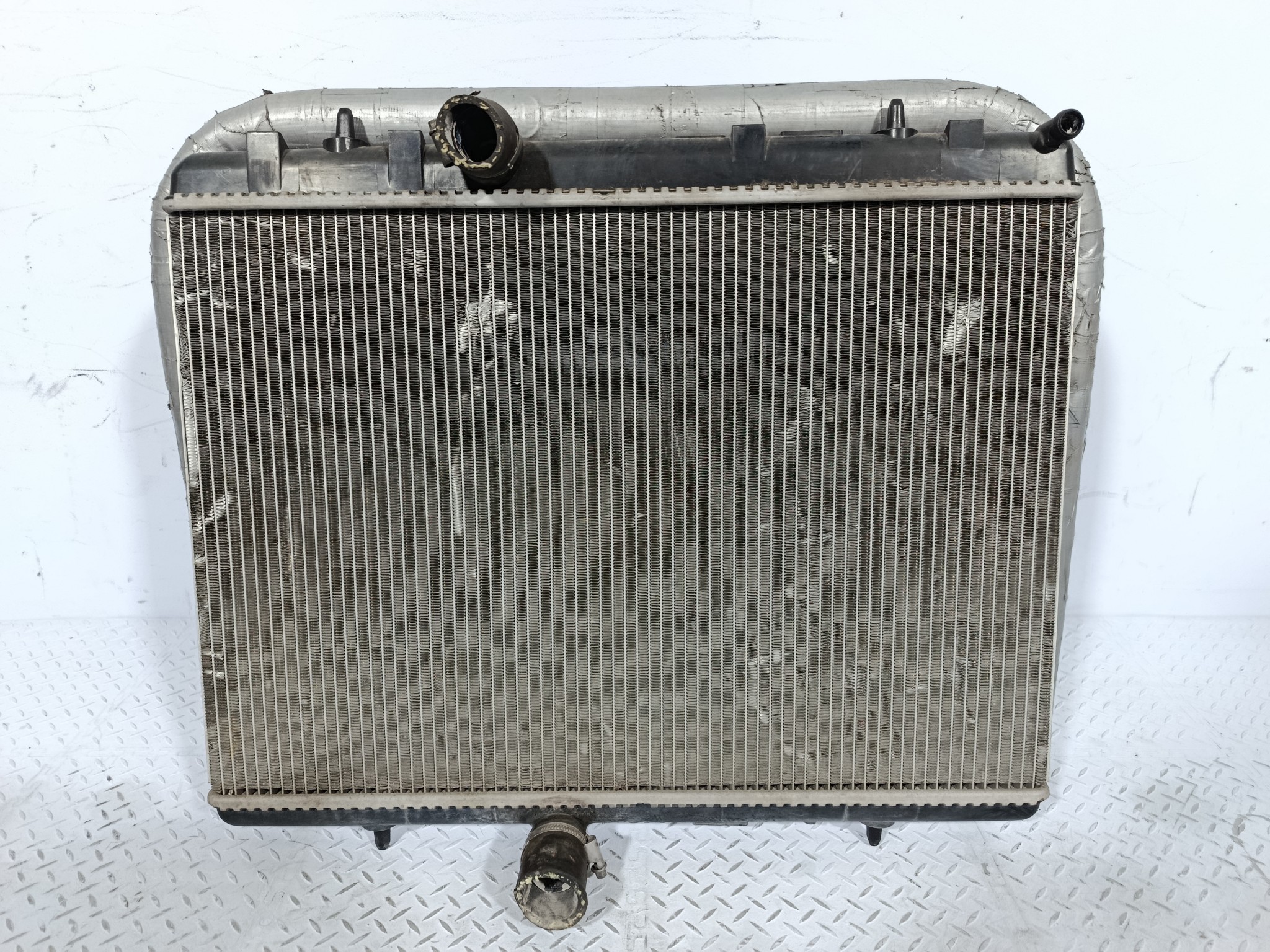 РАДИАТОР ДВИГАТЕЛЯ CITROEN PEUGEOT 1330P9 QA6141Z
