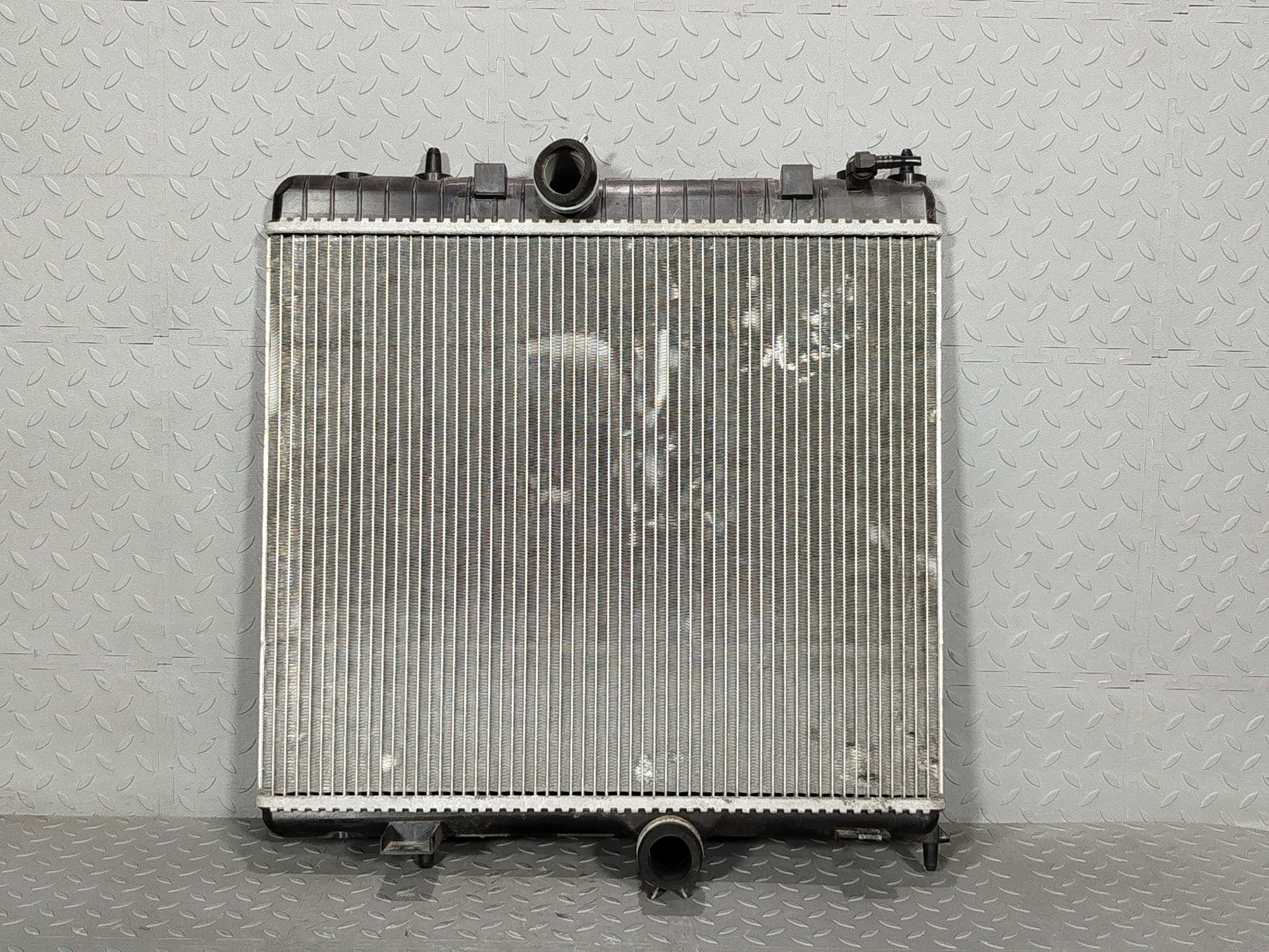 Радиатор охлаждения двс