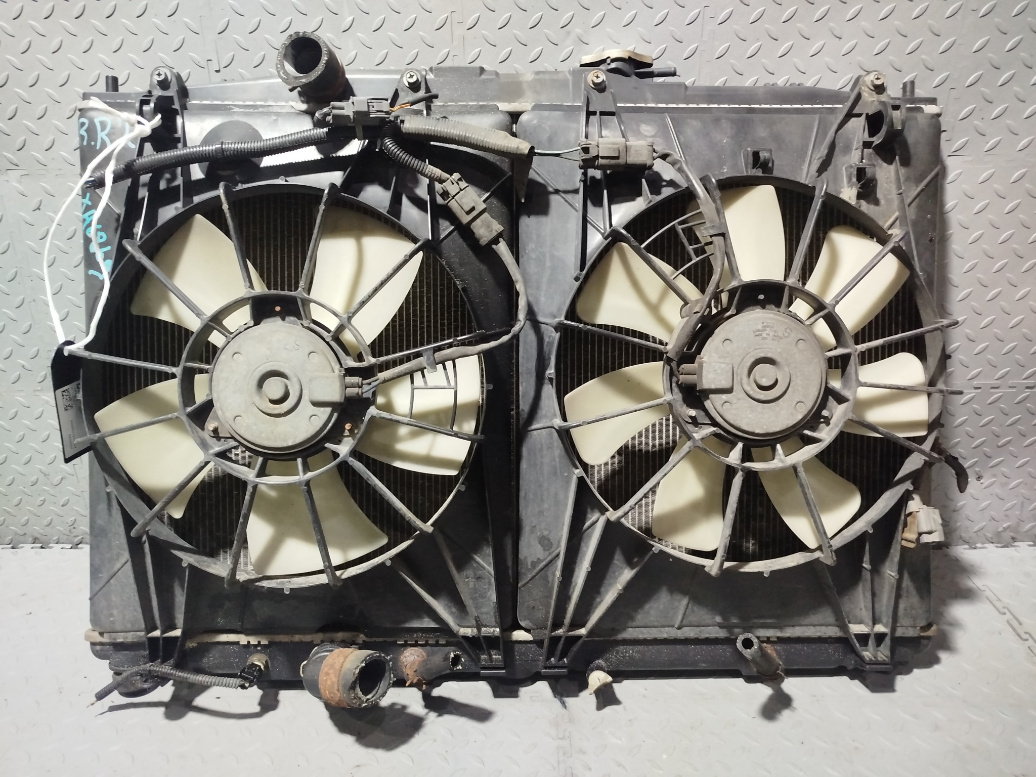 РАДИАТОР ДВИГАТЕЛЯ HONDA 19010RKC901 XA6869Z