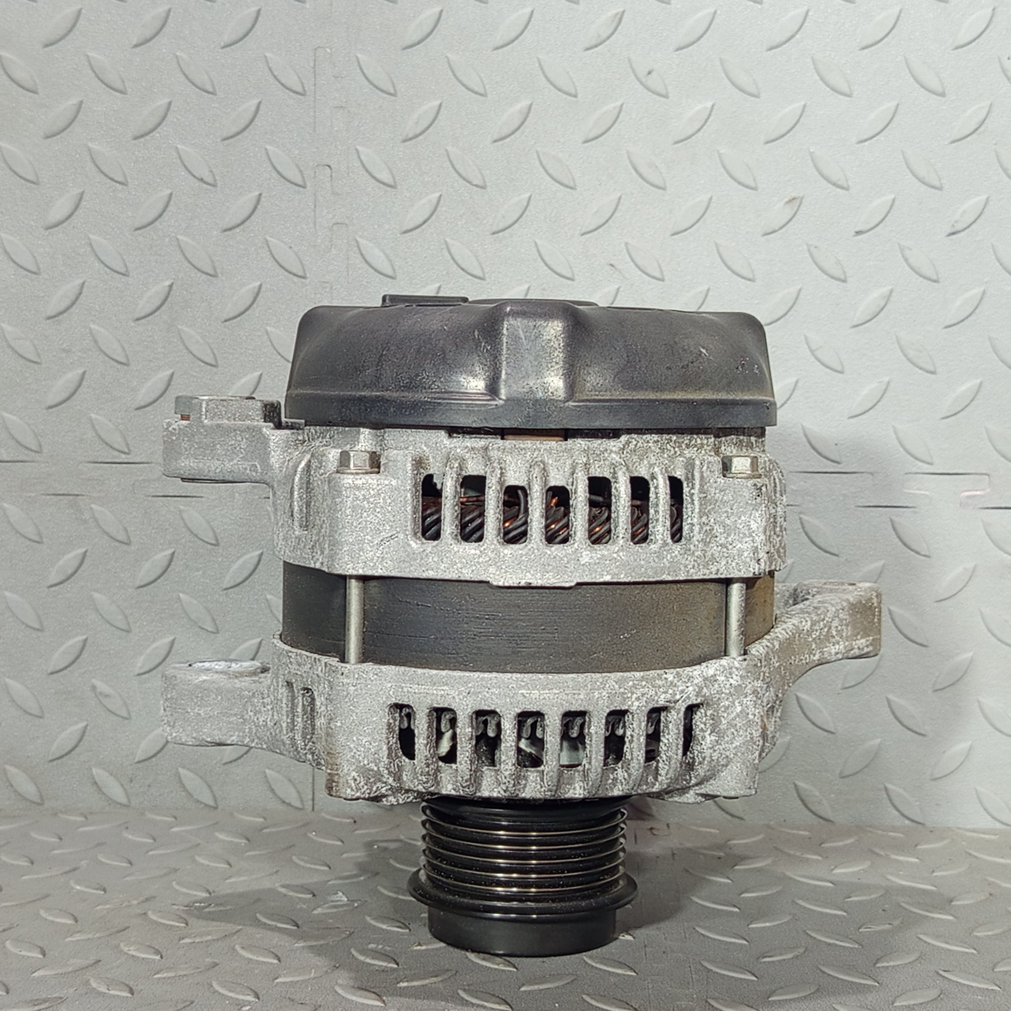 ГЕНЕРАТОР TOYOTA 2706037030  GA910Z