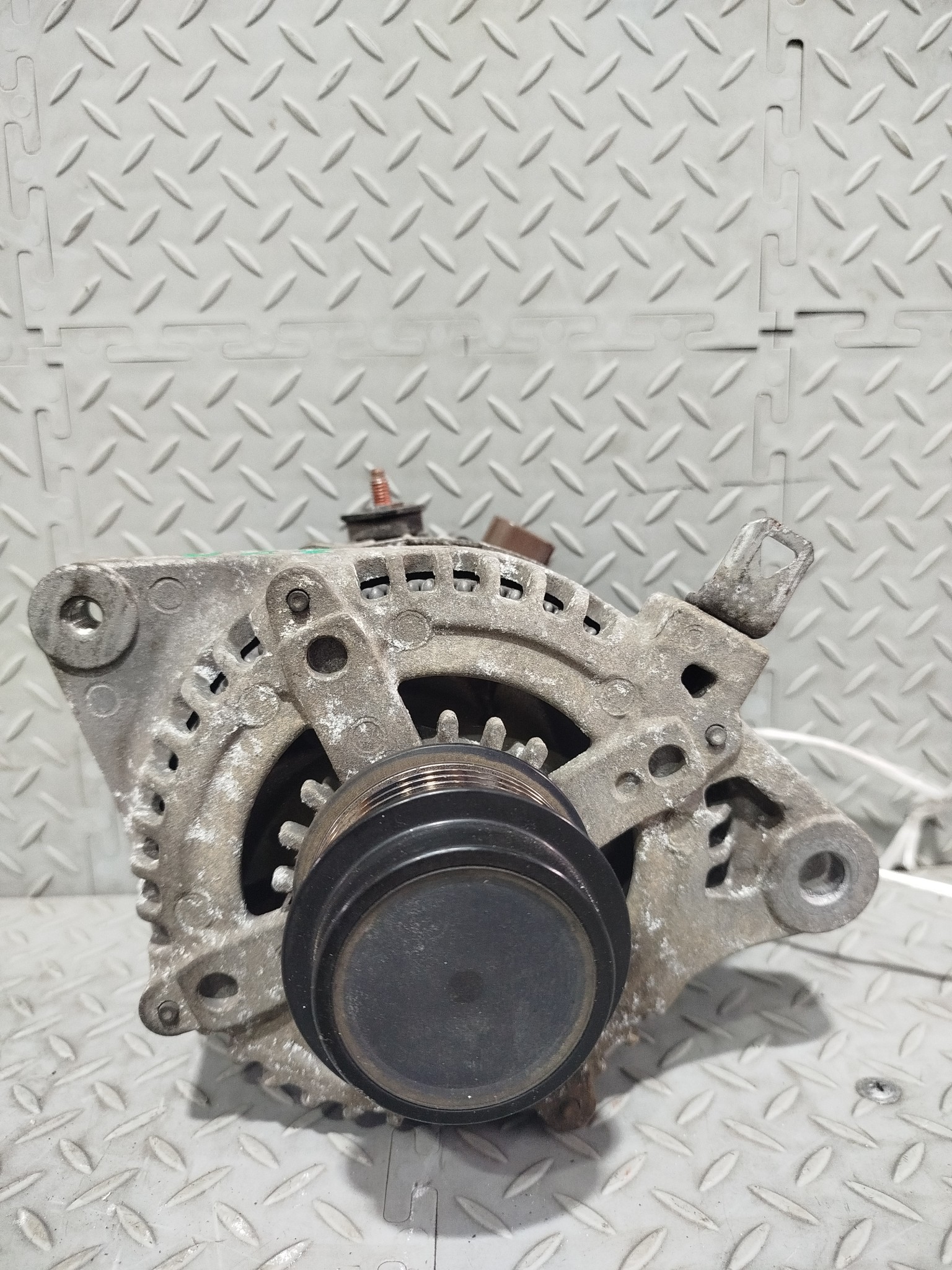 ГЕНЕРАТОР TOYOTA 2706037030  XA6932Z