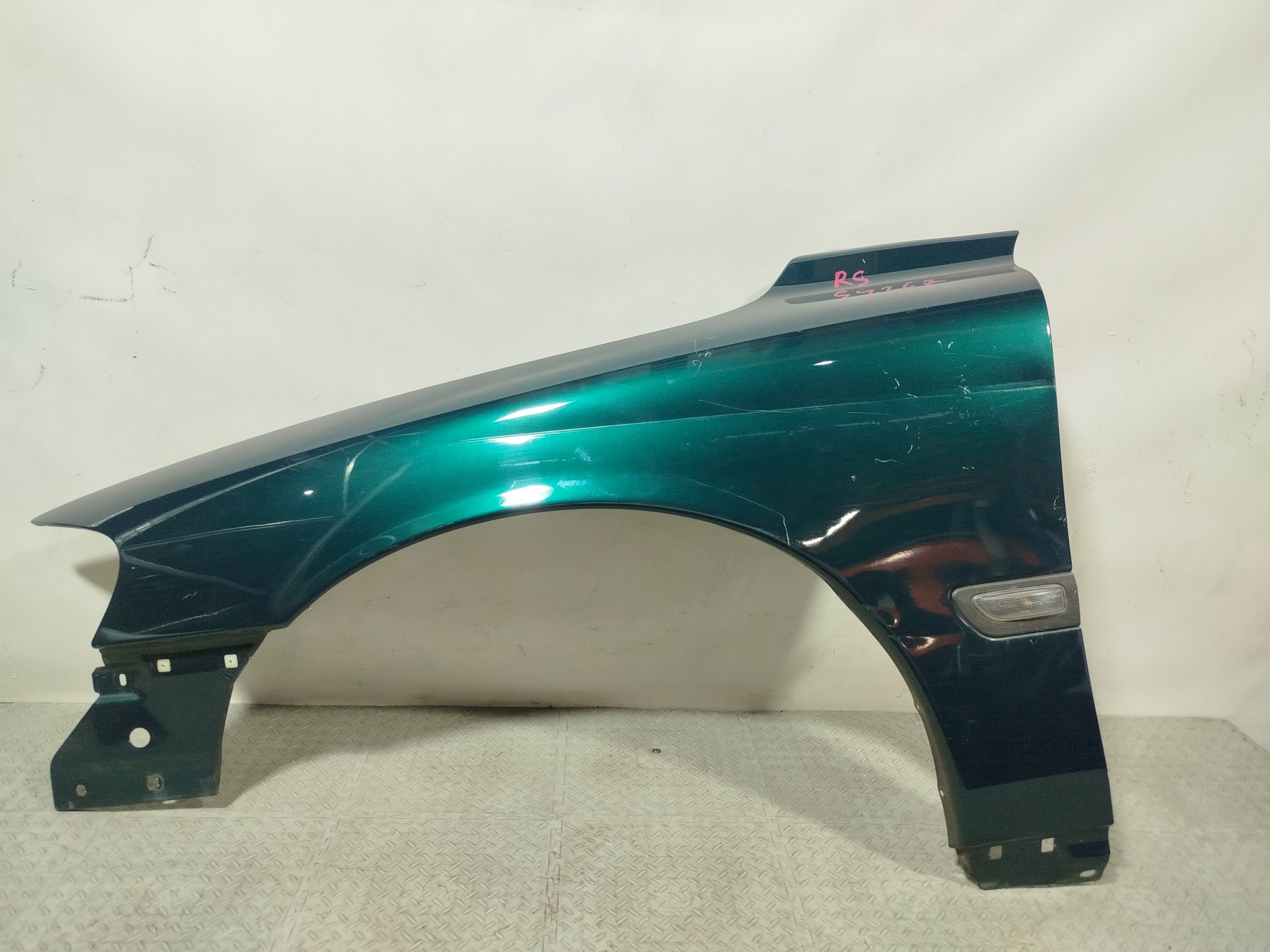 КРЫЛО VOLVO S60 V70 30796492 ПЕРЕДНЕЕ ЛЕВОЕ зеленый S4267
