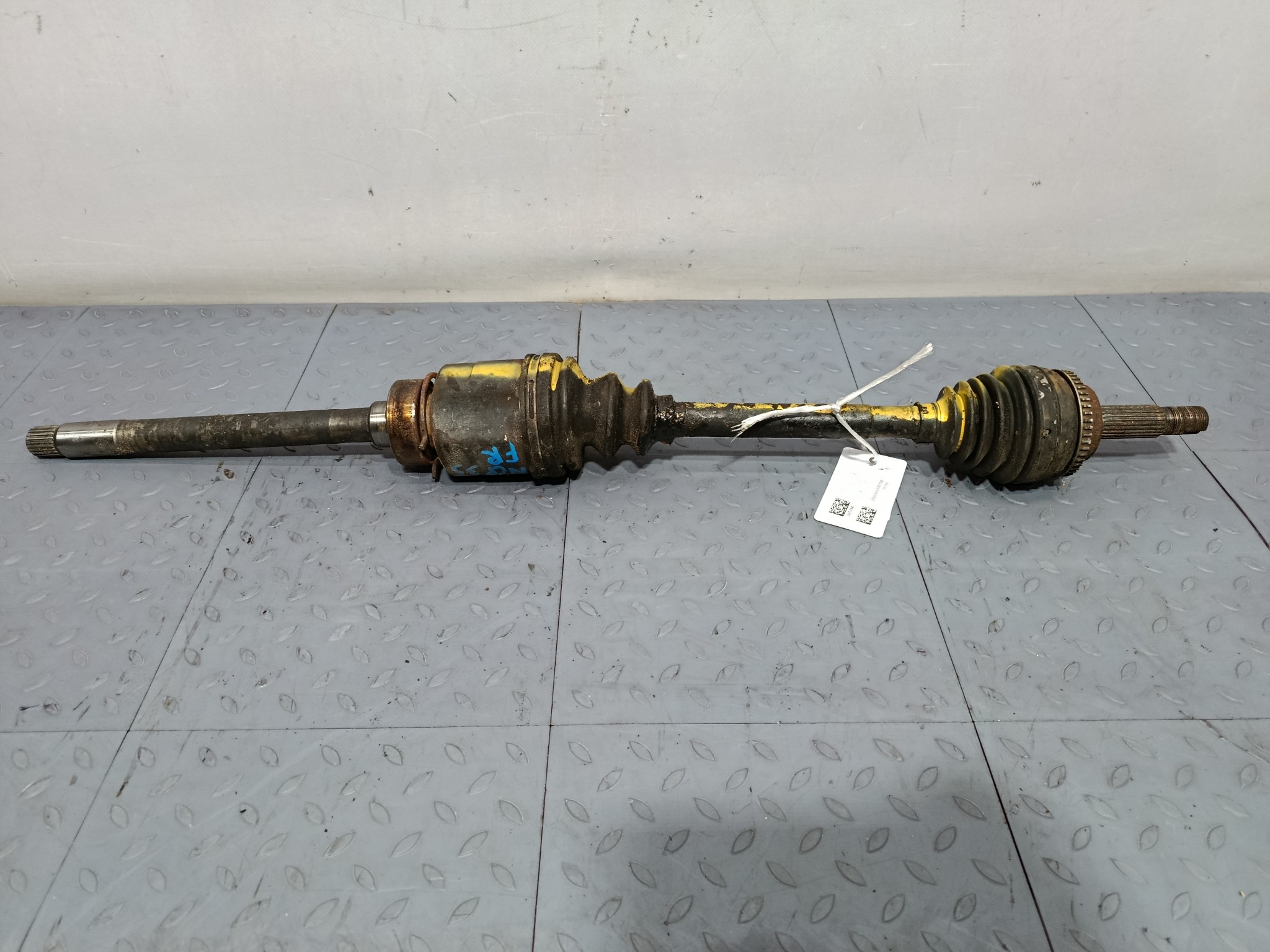 ПРИВОД TOYOTA ПЕРЕДНИЙ ПРАВЫЙ 4341052030  TE138