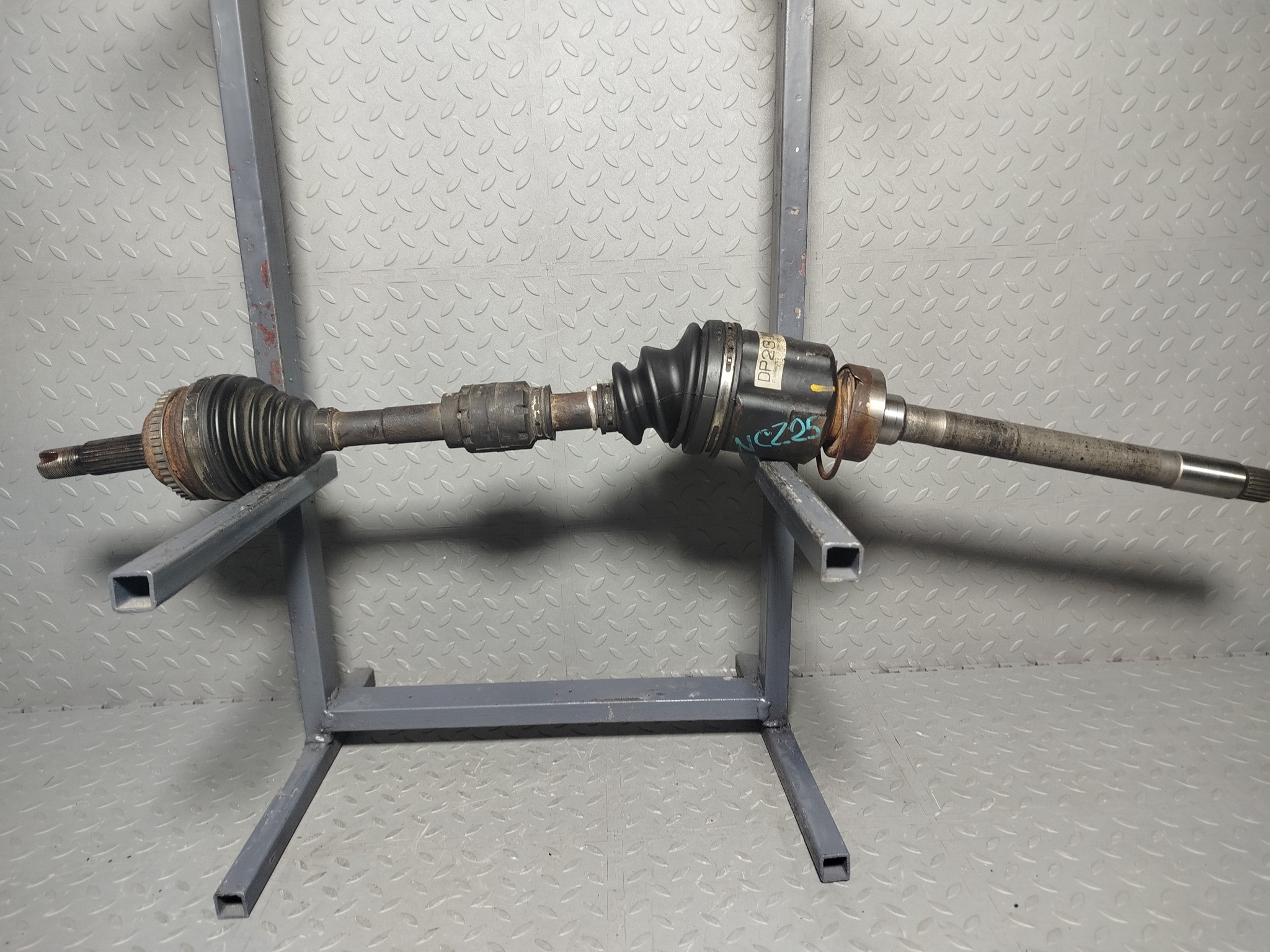 ПРИВОД TOYOTA ПЕРЕДНИЙ ПРАВЫЙ 4341052030  XA7433