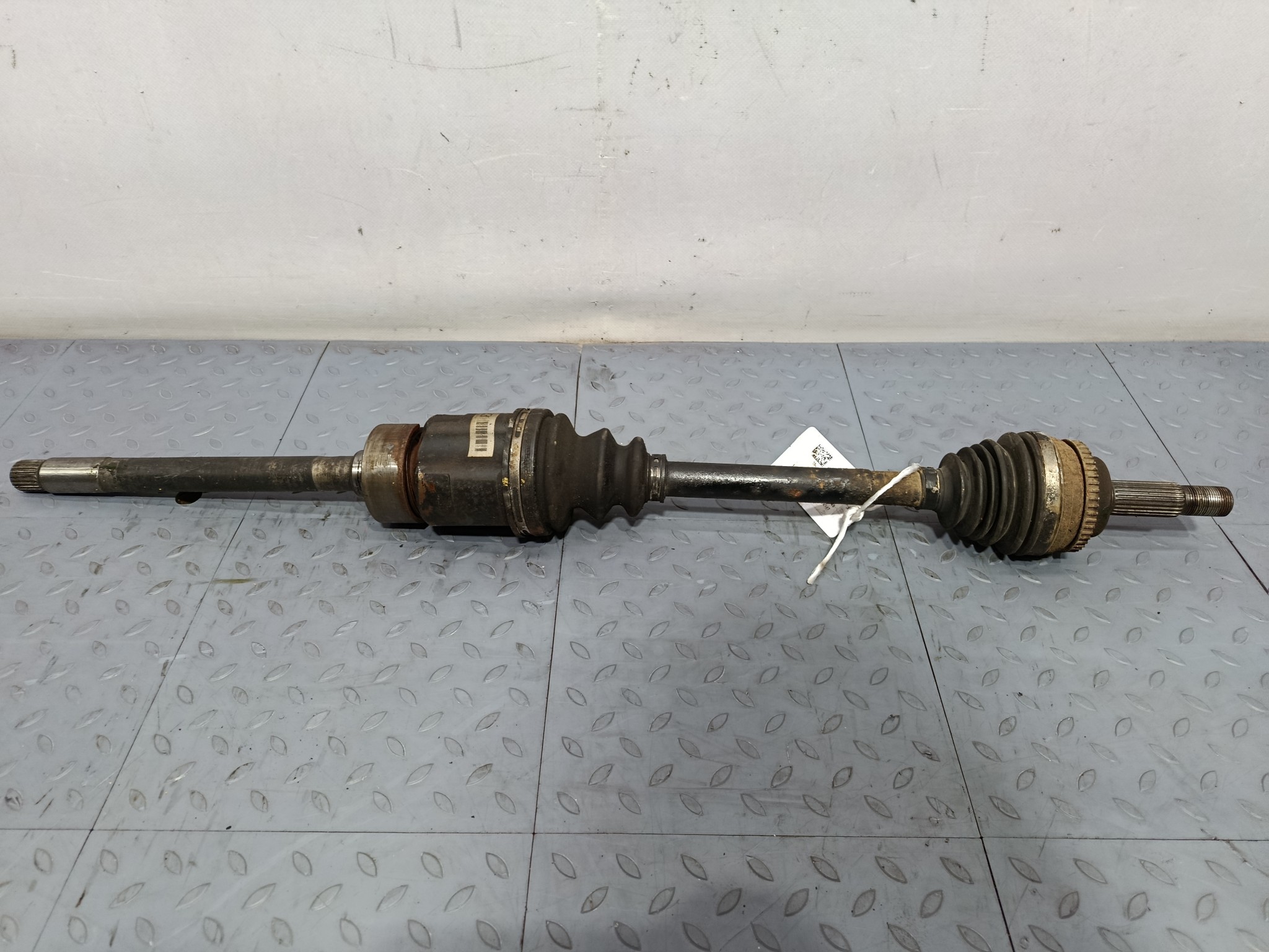 ПРИВОД TOYOTA ПЕРЕДНИЙ ПРАВЫЙ 4341052030  TE147